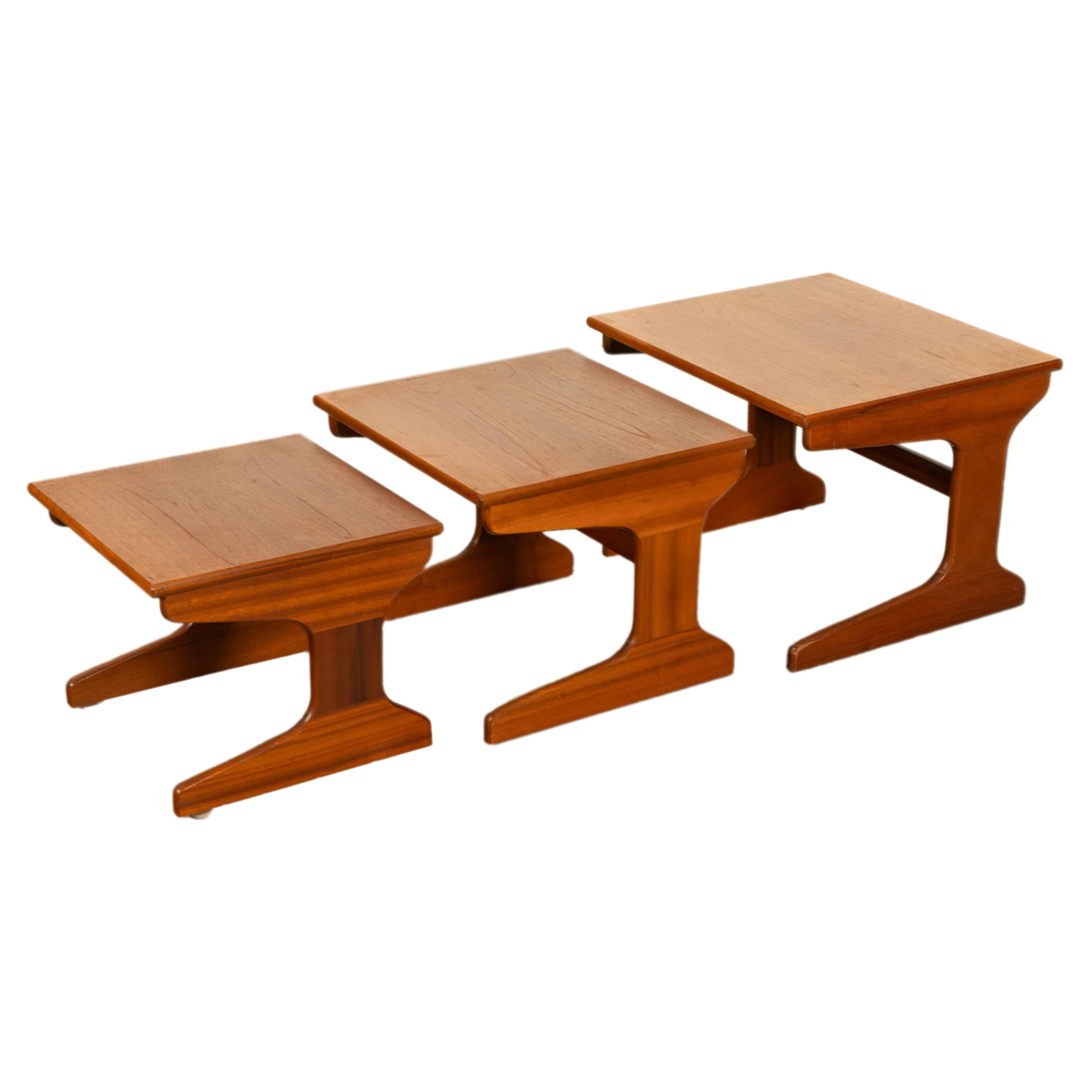 Set of Three Danish Mid Century Modern Teak Nesting Side Coffee Tables 1960s For Sale 1