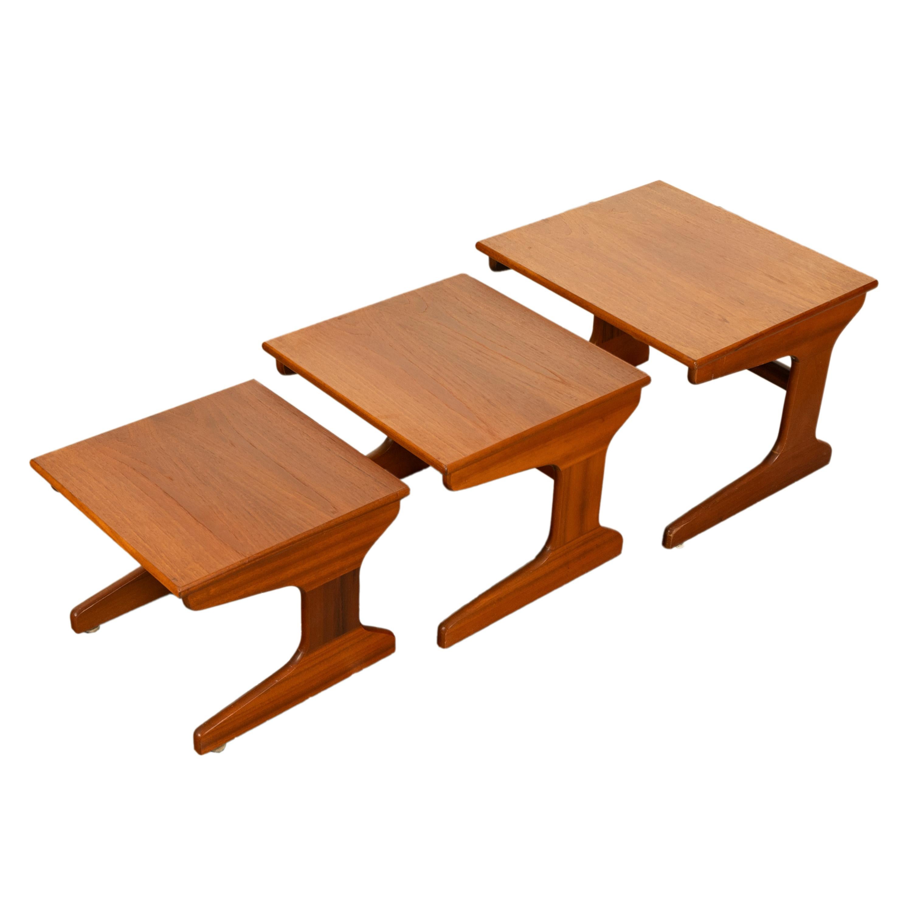 Set of Three Danish Mid Century Modern Teak Nesting Side Coffee Tables 1960s For Sale 2