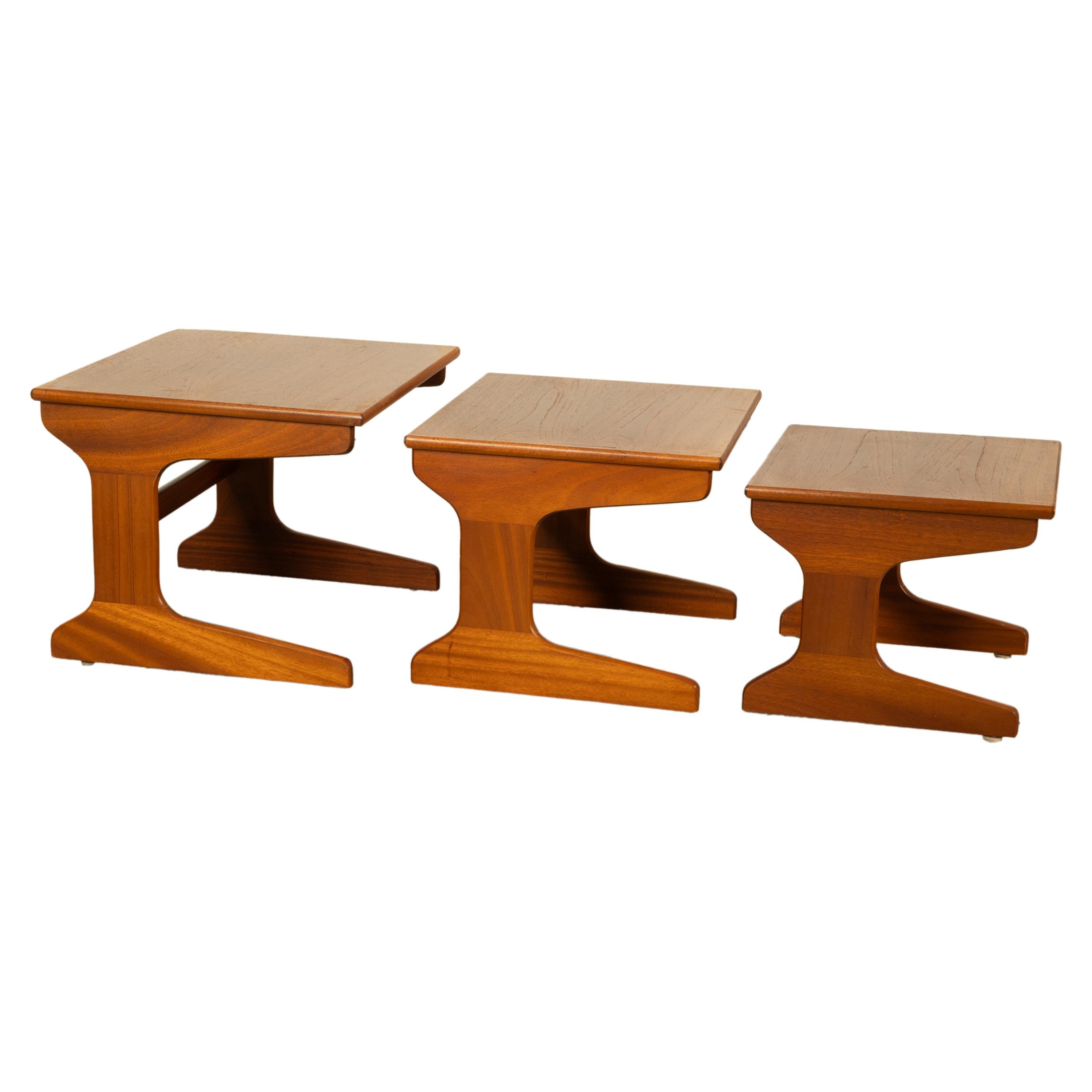 Set of Three Danish Mid Century Modern Teak Nesting Side Coffee Tables 1960s For Sale 4