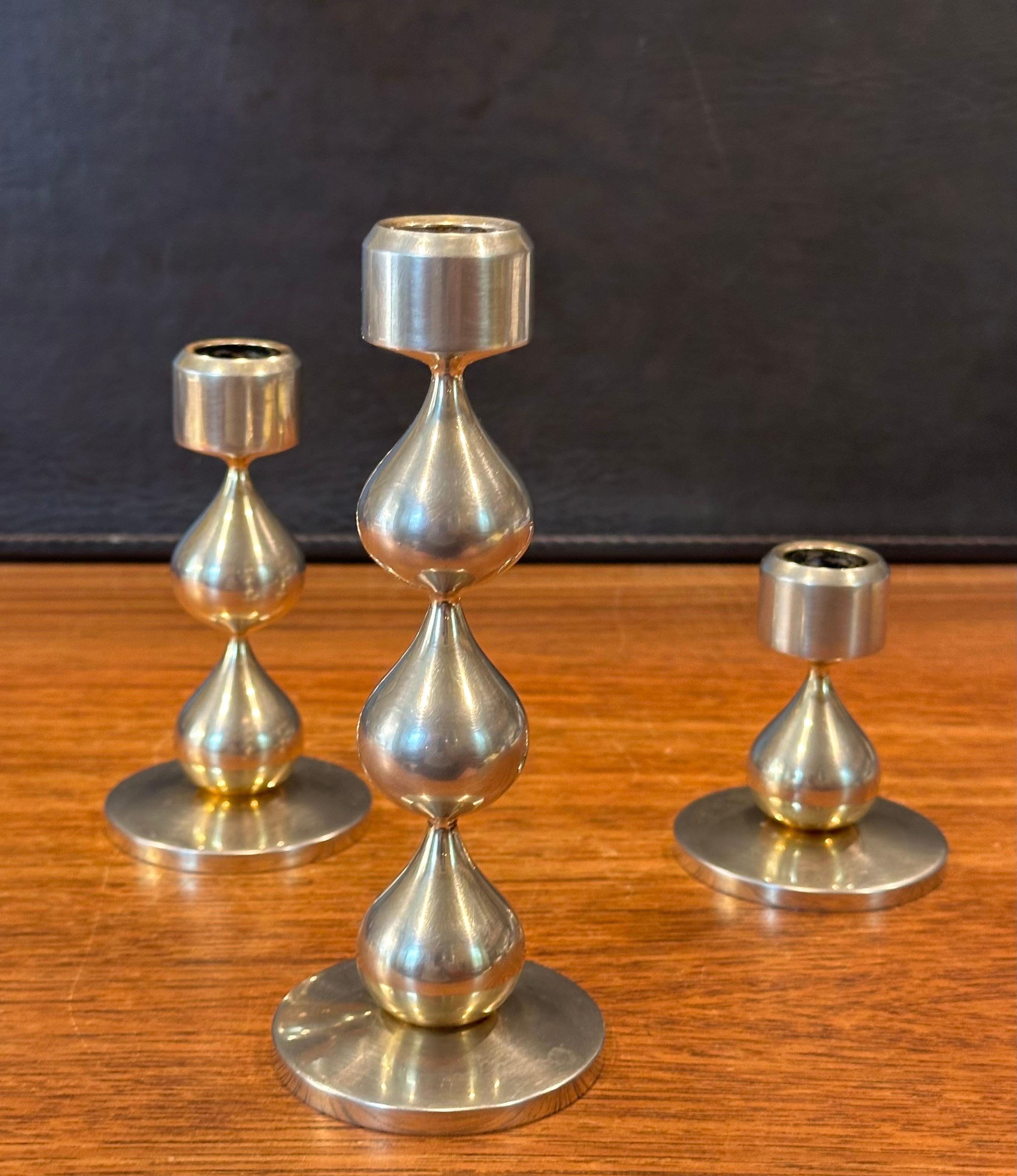 Juego de tres candeleros daneses modernos chapados en oro de 24 quilates de Hugo Asmussen siglo XX en venta