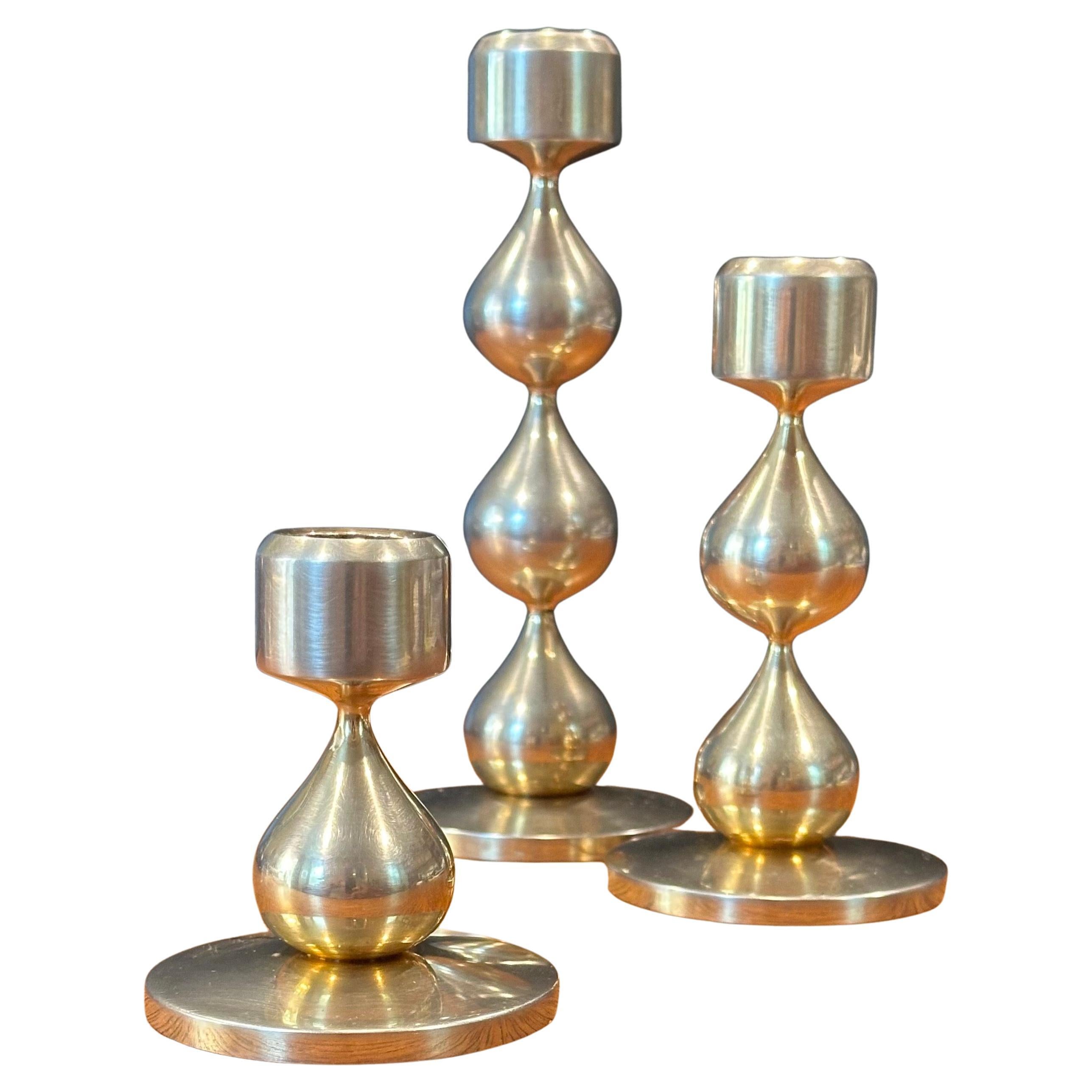 Juego de tres candeleros daneses modernos chapados en oro de 24 quilates de Hugo Asmussen en venta