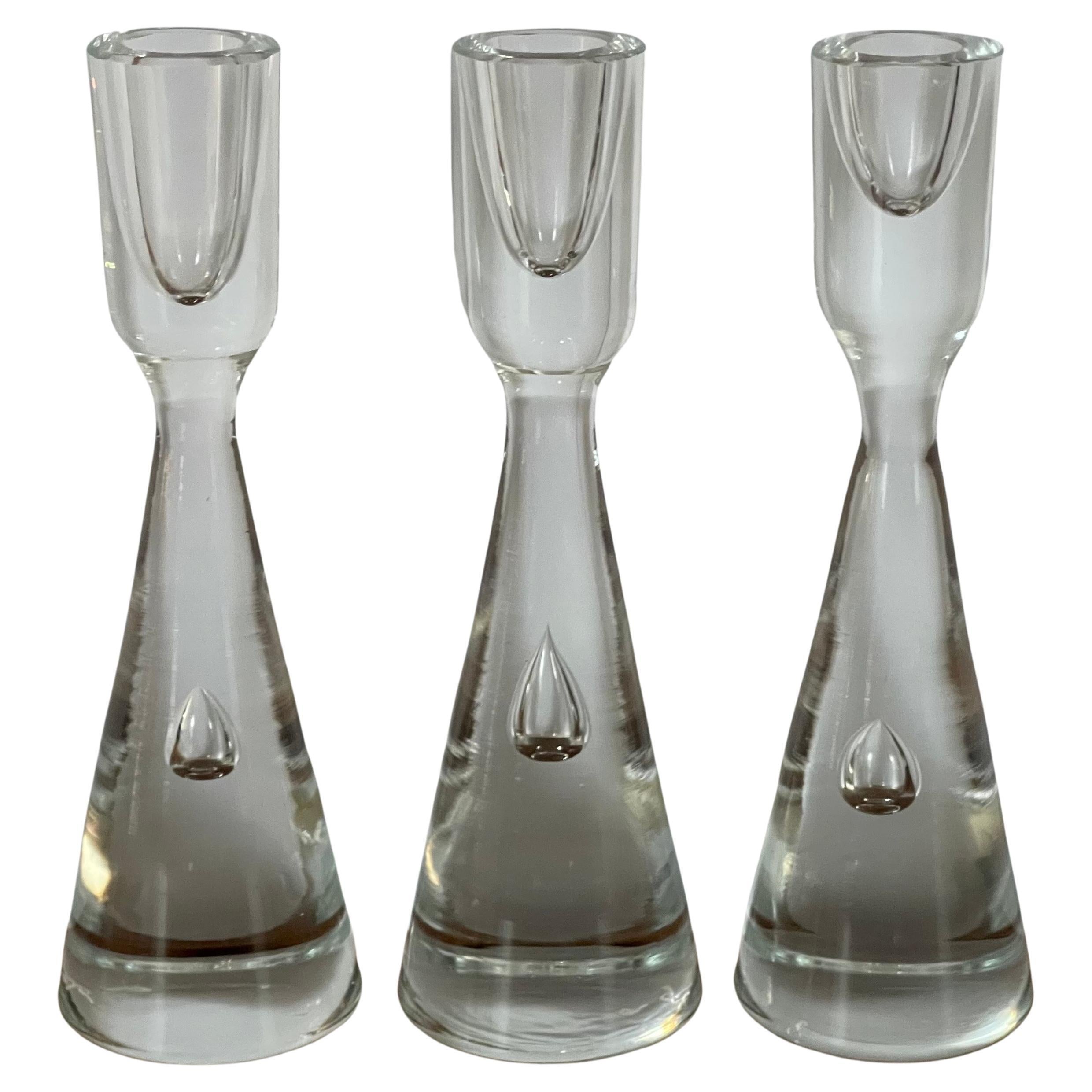 Set von drei modernen dänischen „Princess“-Kerzenständern aus Glas von Holmegaard im Angebot