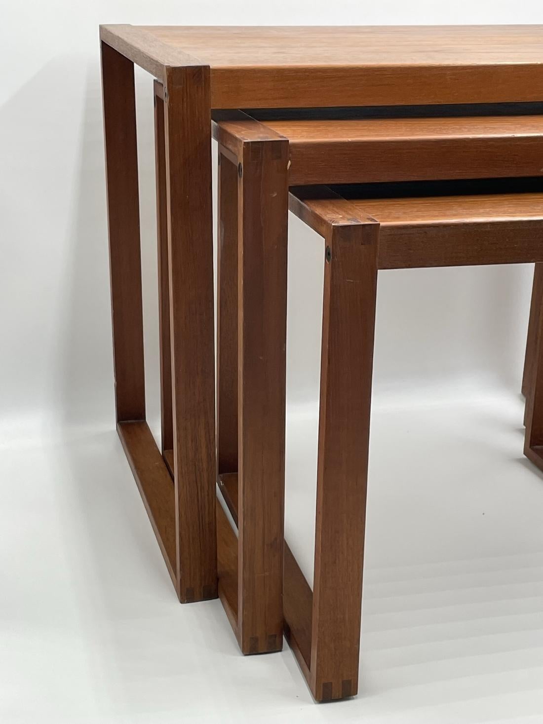 Set of Three Danish Modern Teak Nesting Tables by Vi-Ma Mobler For Sale 2