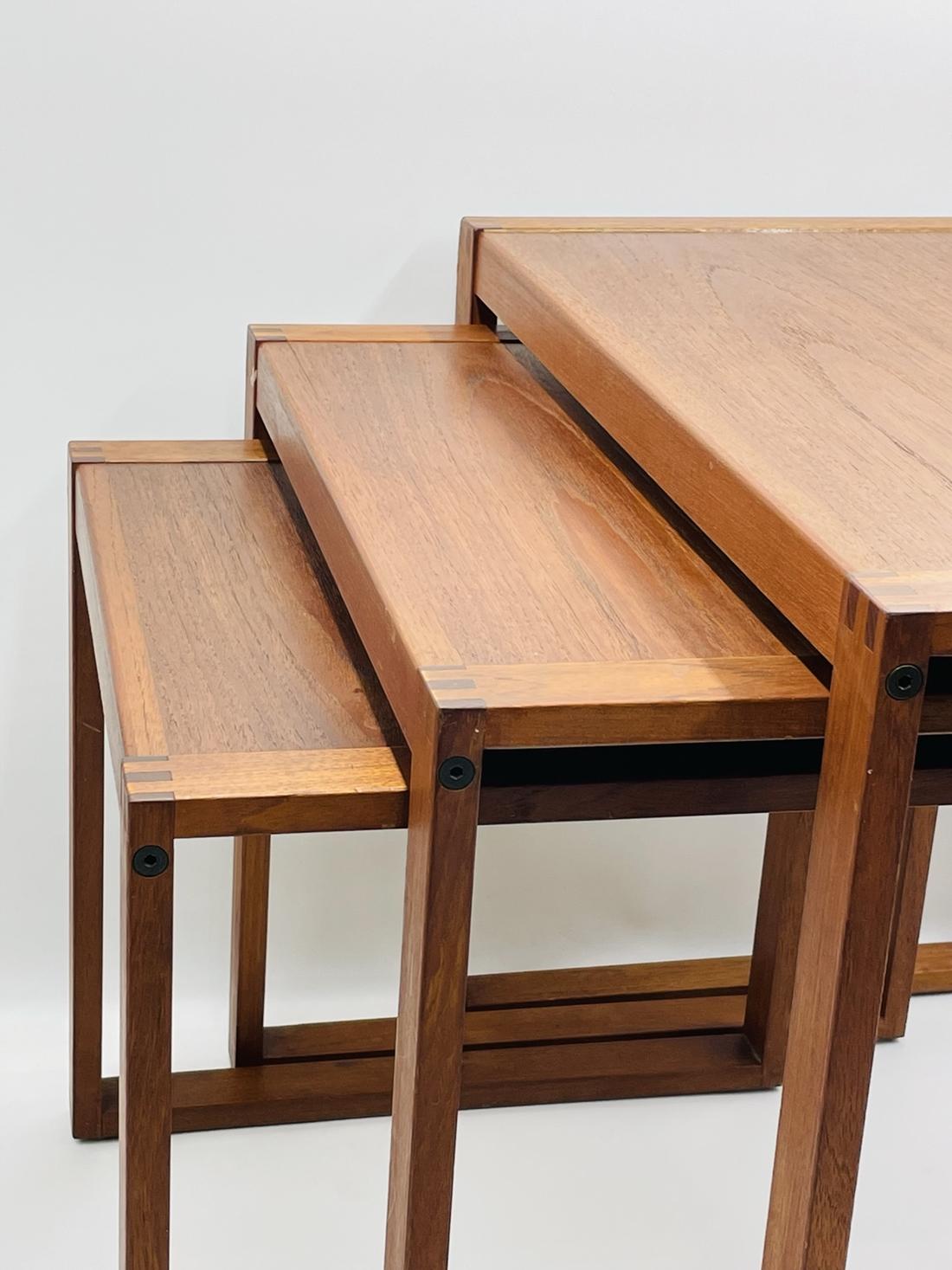 Set of Three Danish Modern Teak Nesting Tables by Vi-Ma Mobler For Sale 3