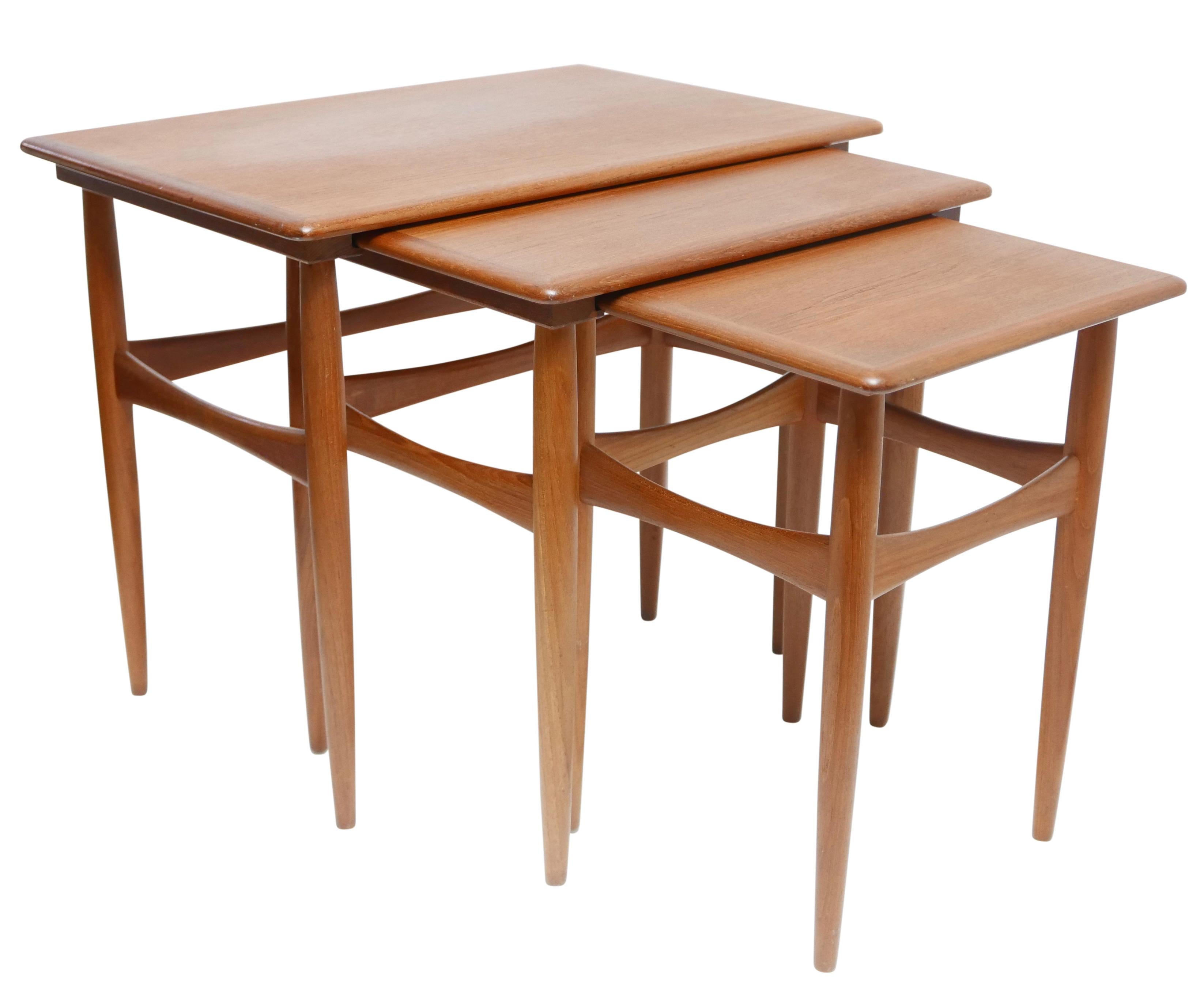 Set of Three Danish Modern Teak Wood Nesting Tables In Good Condition In San Francisco, CA