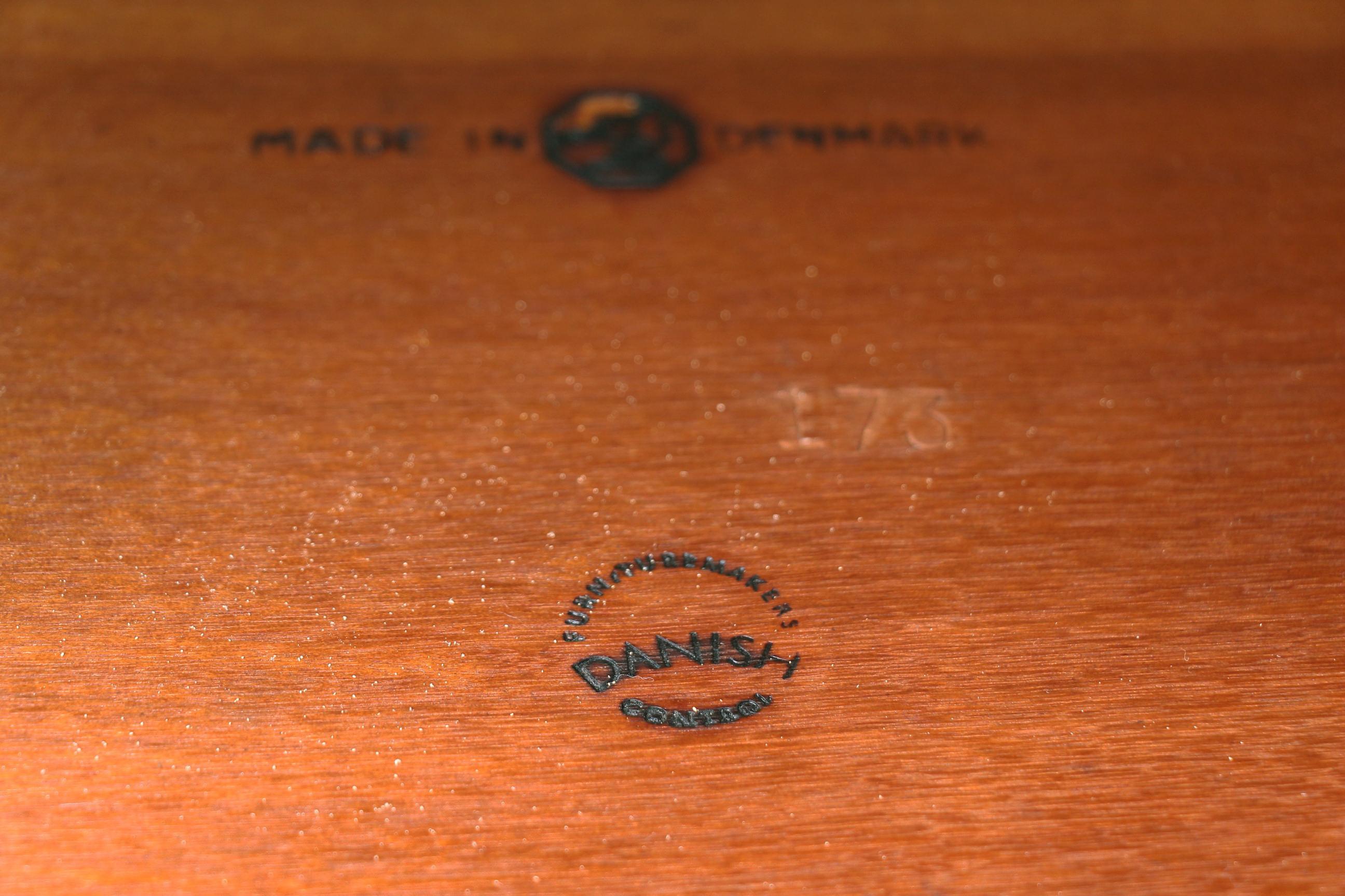 Satz von drei dänischen Nisttischen aus Teakholz und Caning von Erling Torvits 1960. im Angebot 8