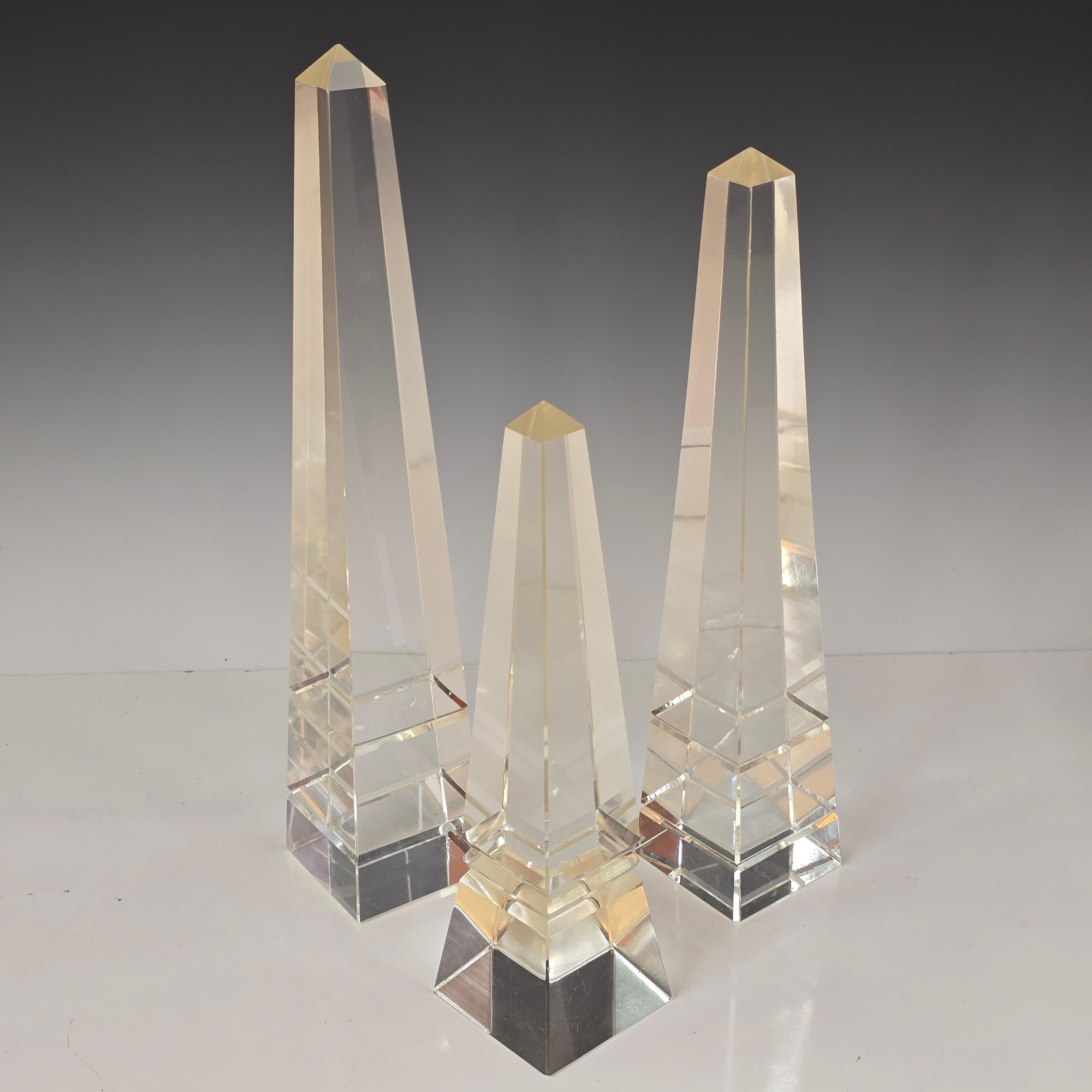 Unknown Set of Three Decorative Cut Crystal Obelisks For Sale