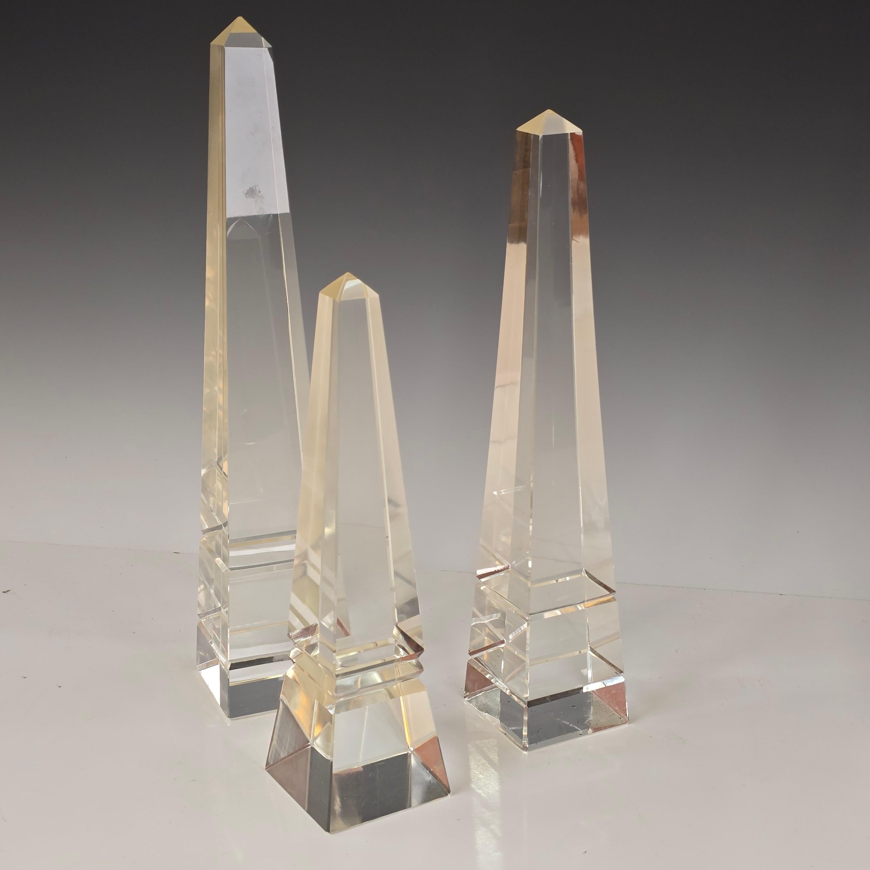 Set of Three Decorative Cut Crystal Obelisks In Good Condition For Sale In Kilmarnock, VA