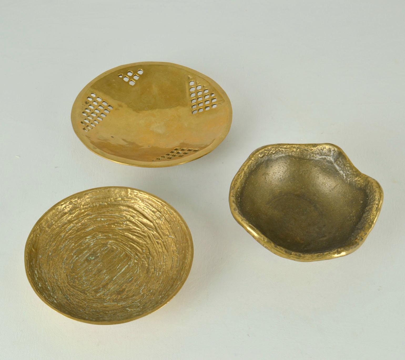 Mid-Century Modern Set of Three Decorative Organic Bronze Bowls, 1970's For Sale