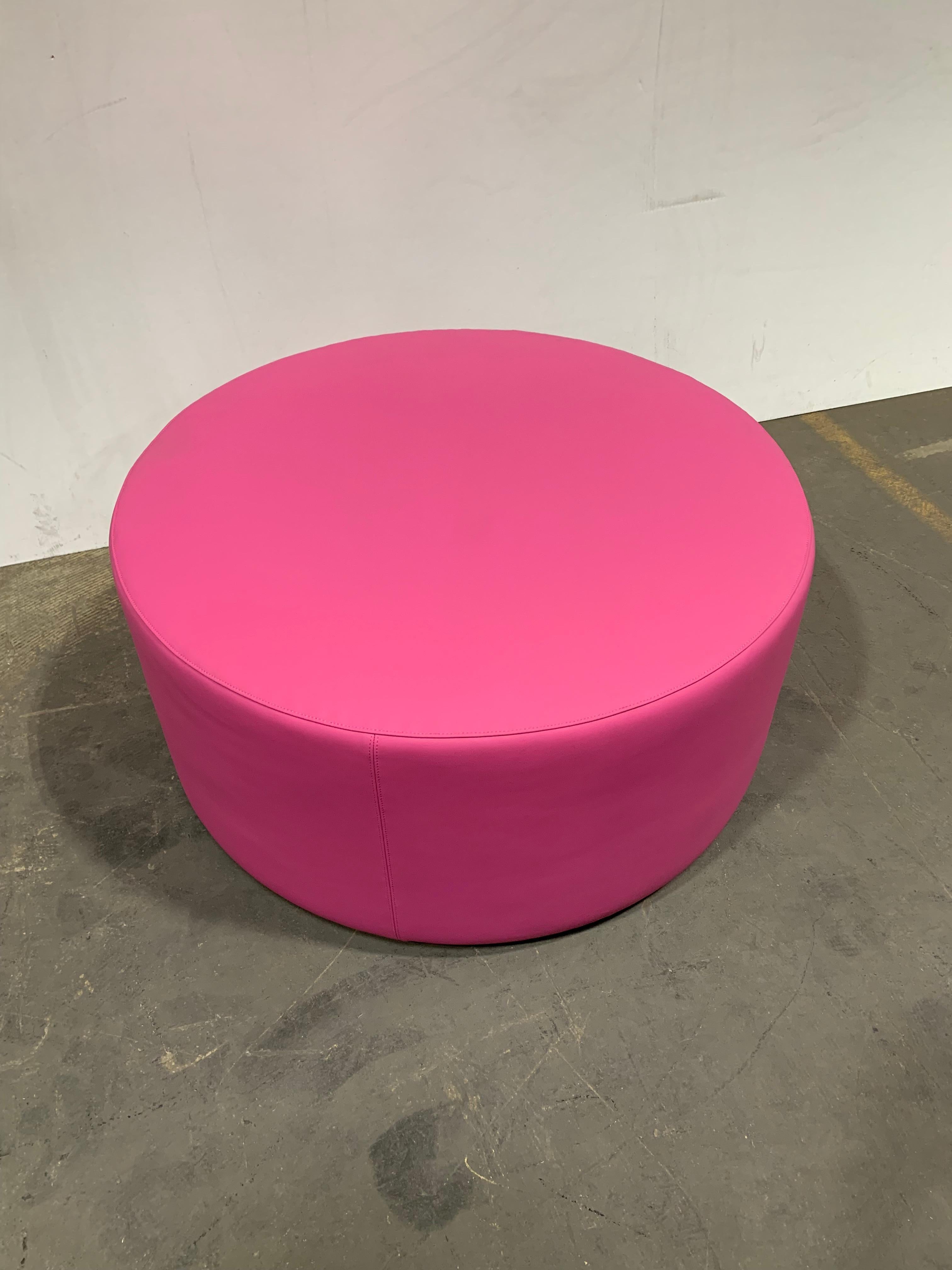 Set aus drei Kerman Poufs von Philipp Mainzer + Farah Ebrahimi in STOCK (21. Jahrhundert und zeitgenössisch) im Angebot