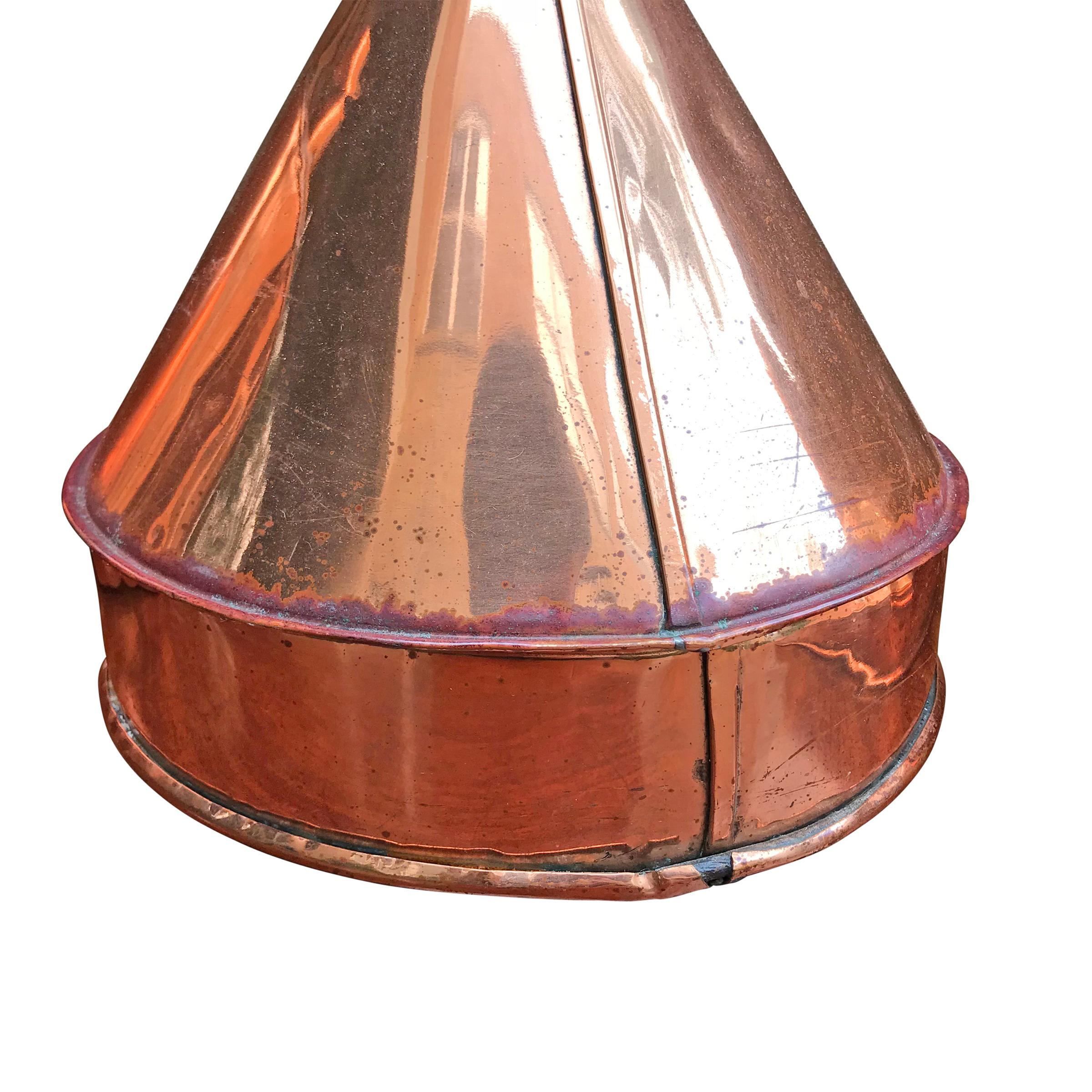 Set of Three Early 20th Century English Copper Funnels In Good Condition For Sale In Chicago, IL