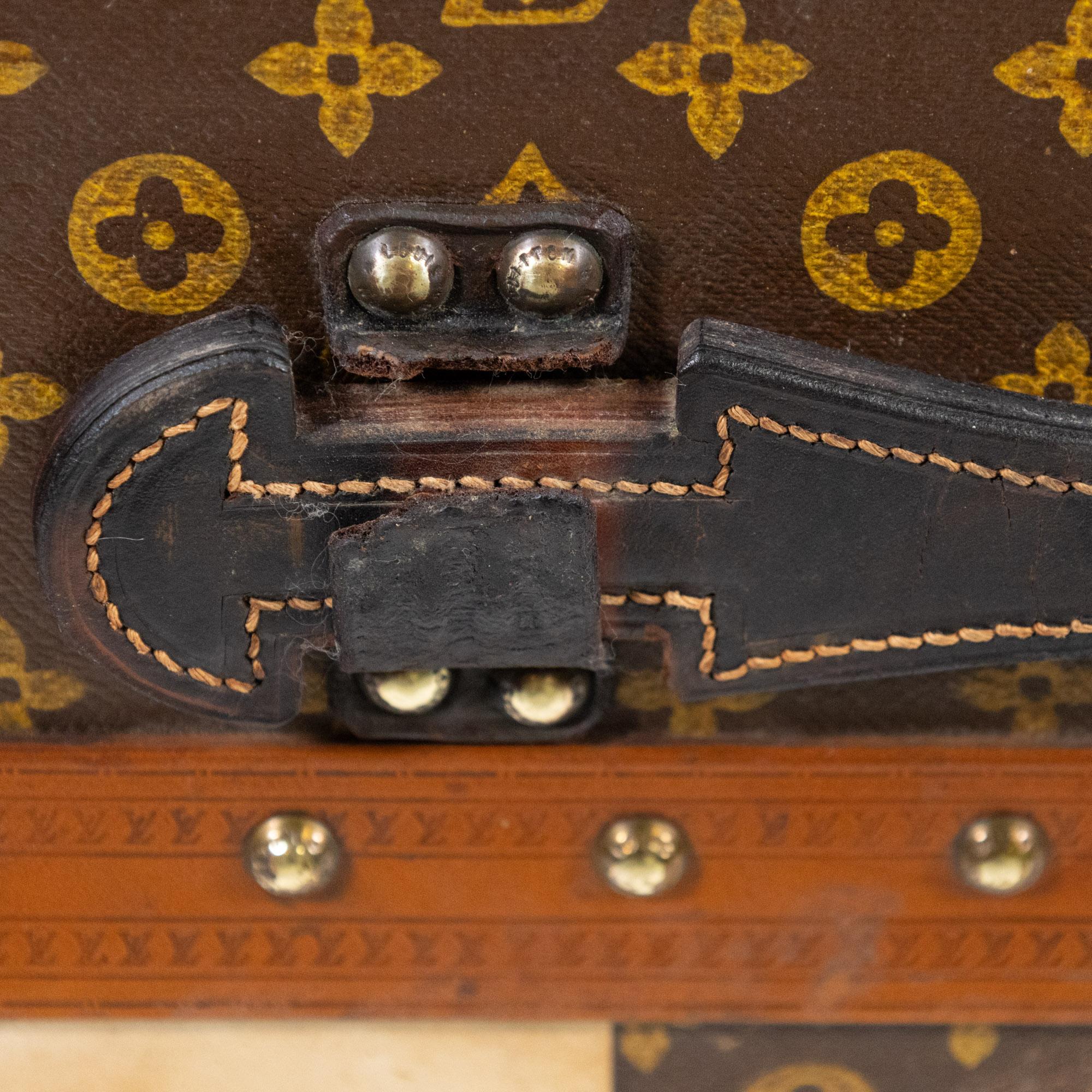 Juego de tres maletas Louis Vuitton de principios del siglo XX Latón en venta