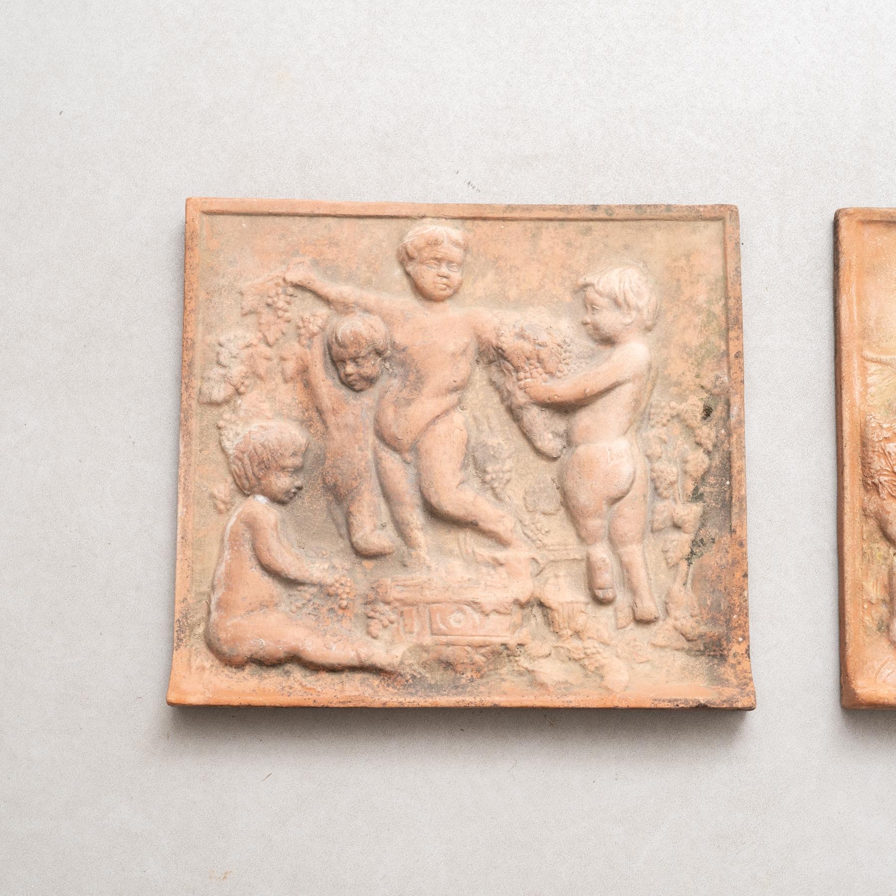Set of Three Early 20th Century Terracotta Wall Sculptures In Good Condition For Sale In Barcelona, ES