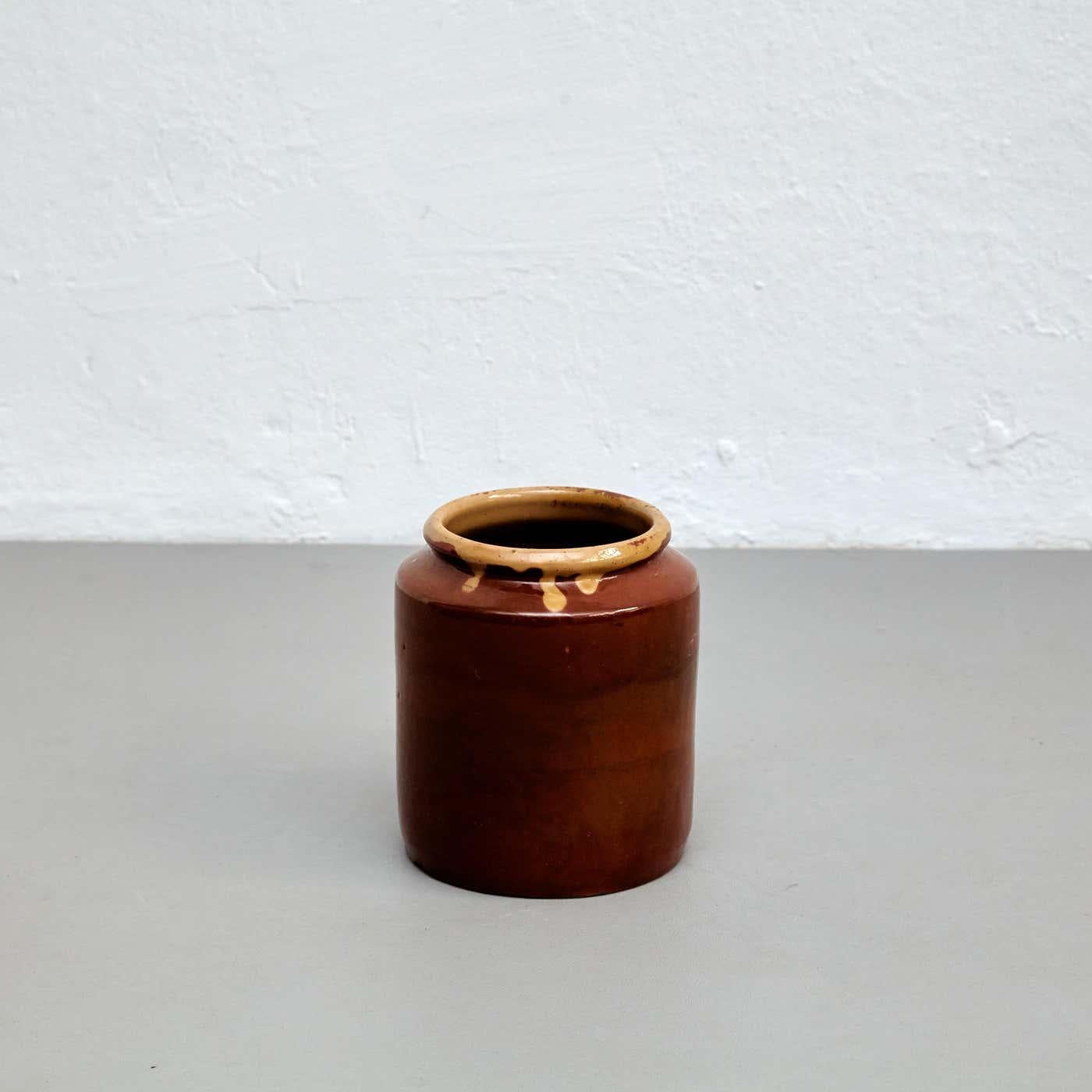 Ensemble de trois vases en céramique rustique du début du XXe siècle, datant d'environ 1940 en vente 4