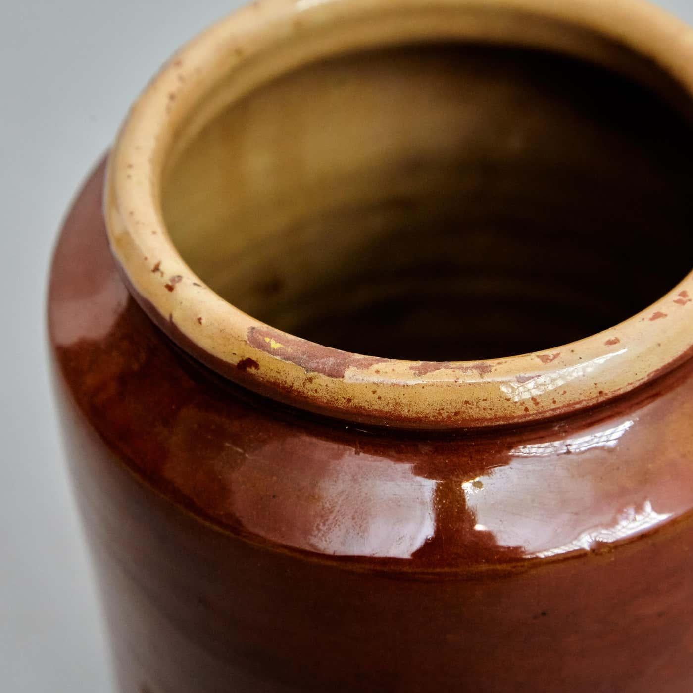 Ensemble de trois vases en céramique rustique du début du XXe siècle, datant d'environ 1940 en vente 6
