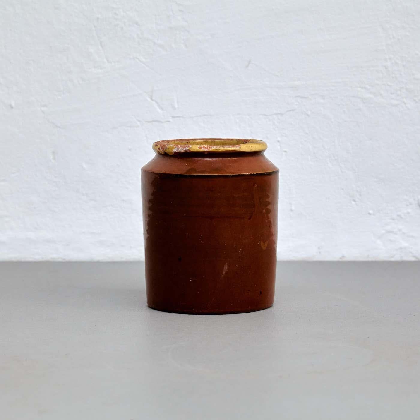 Ensemble de trois vases en céramique rustique du début du XXe siècle, datant d'environ 1940 en vente 9