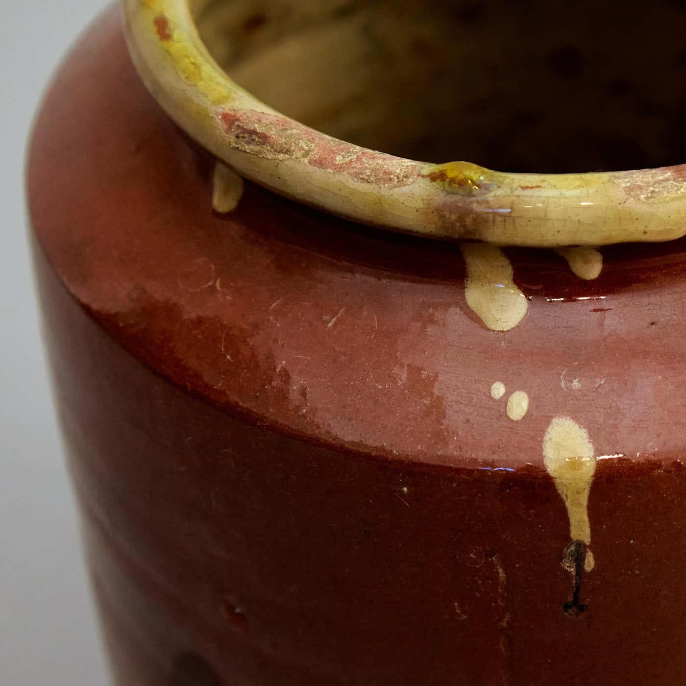 Milieu du XXe siècle Ensemble de trois vases en céramique rustique du début du XXe siècle, datant d'environ 1940 en vente
