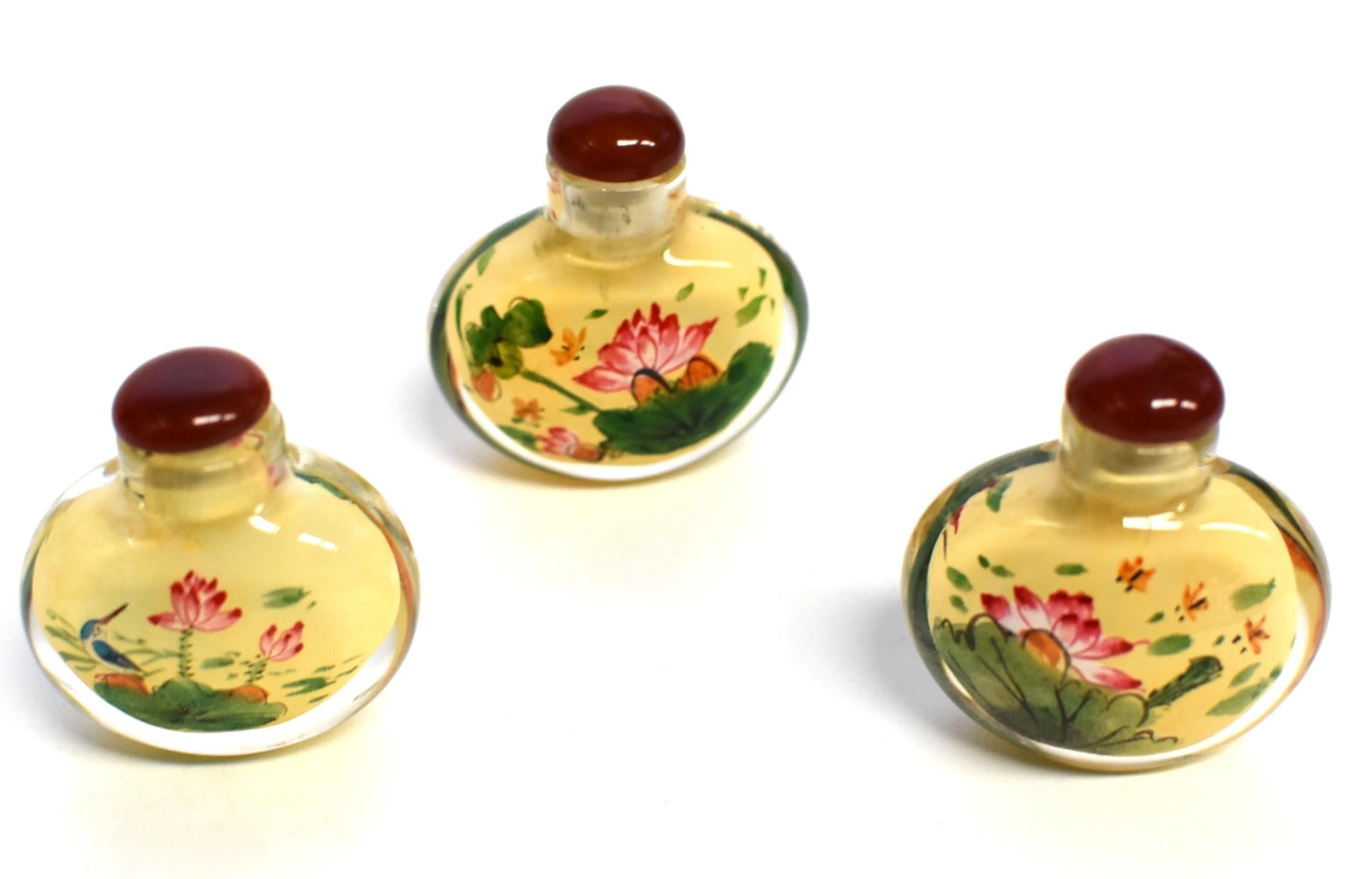 Set of Three Eglomise Reverse Painted Snuff Bottles with Lotus For Sale 6