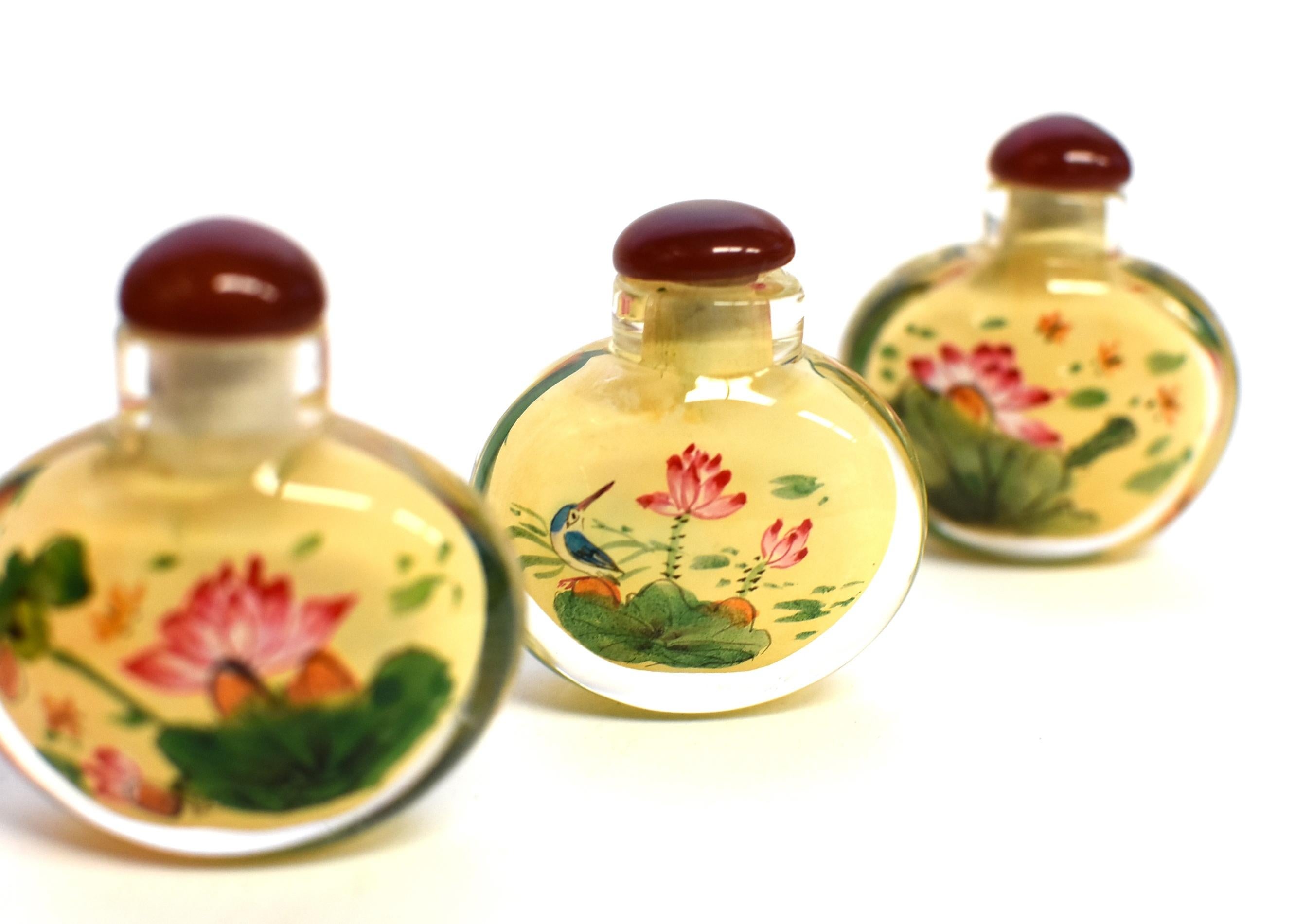 Set of Three Eglomise Reverse Painted Snuff Bottles with Lotus For Sale 8