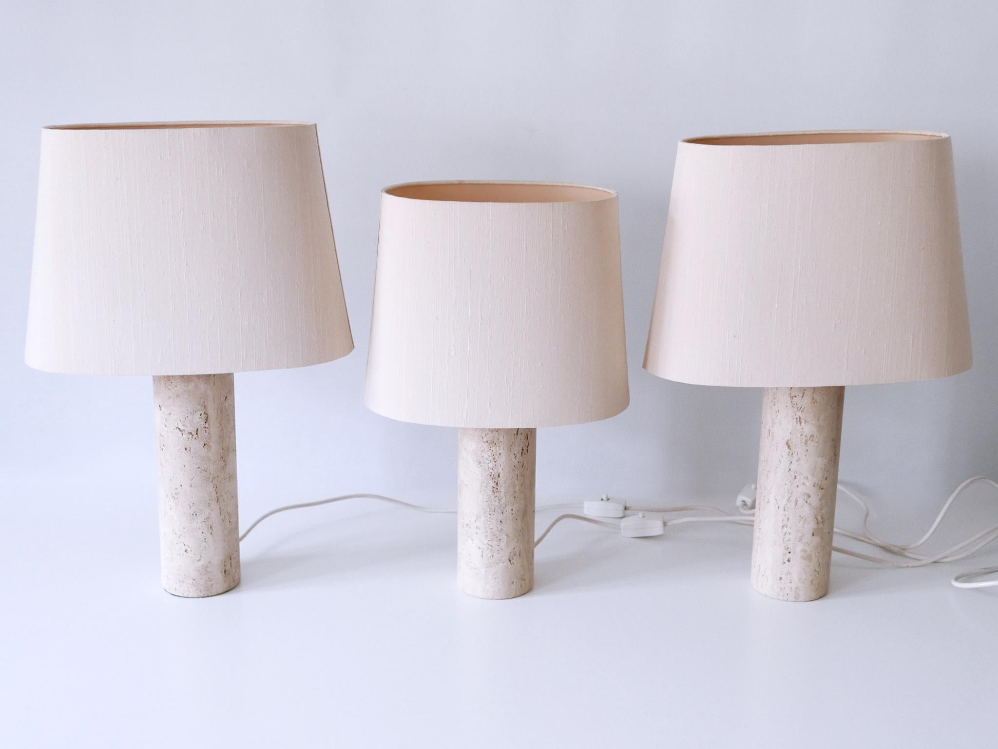 Set of Three Elegant Mid Century Modern Travertine Table Lamps Italy 1960s For Sale 1