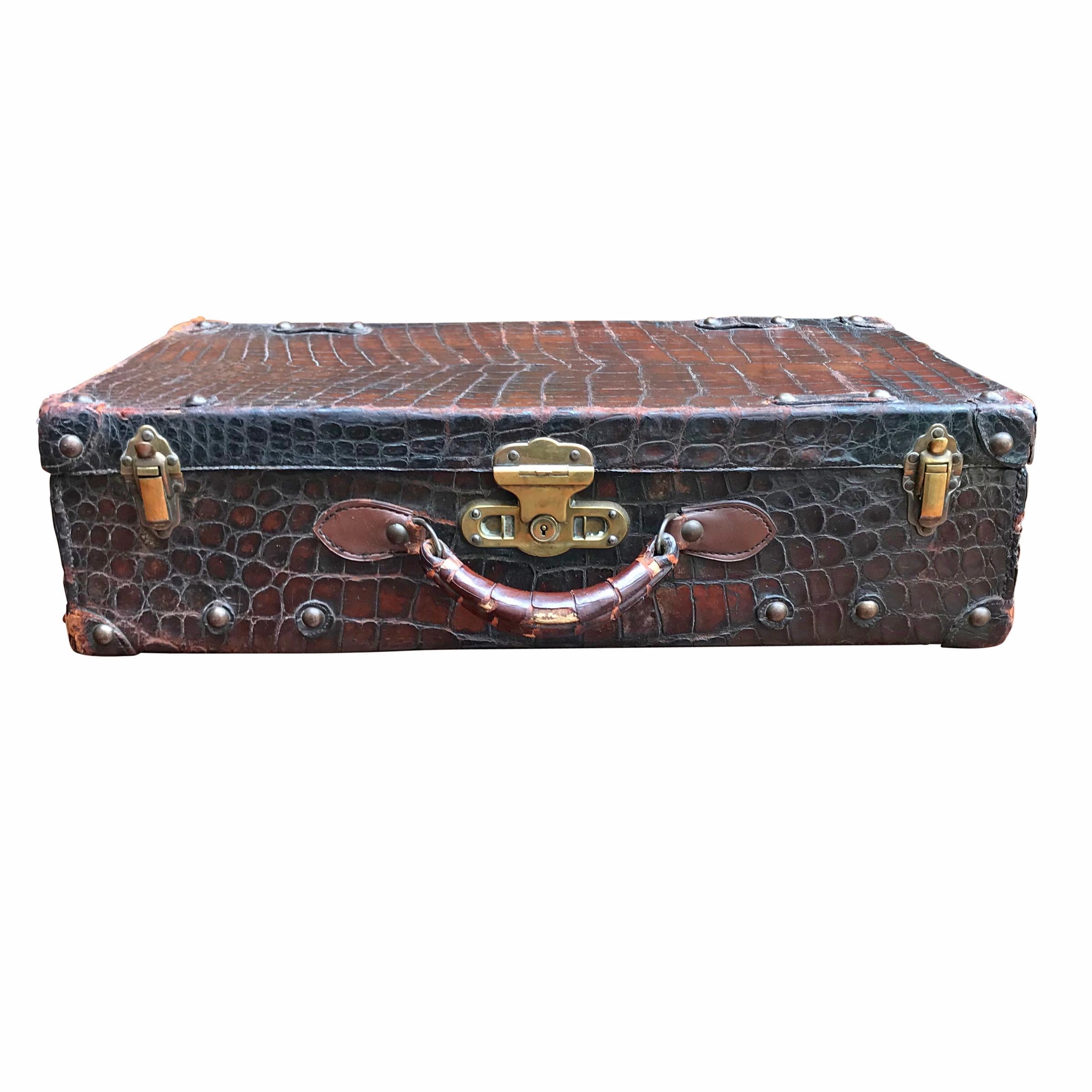 Set of Three English Edwardian Leather Suitcases 2