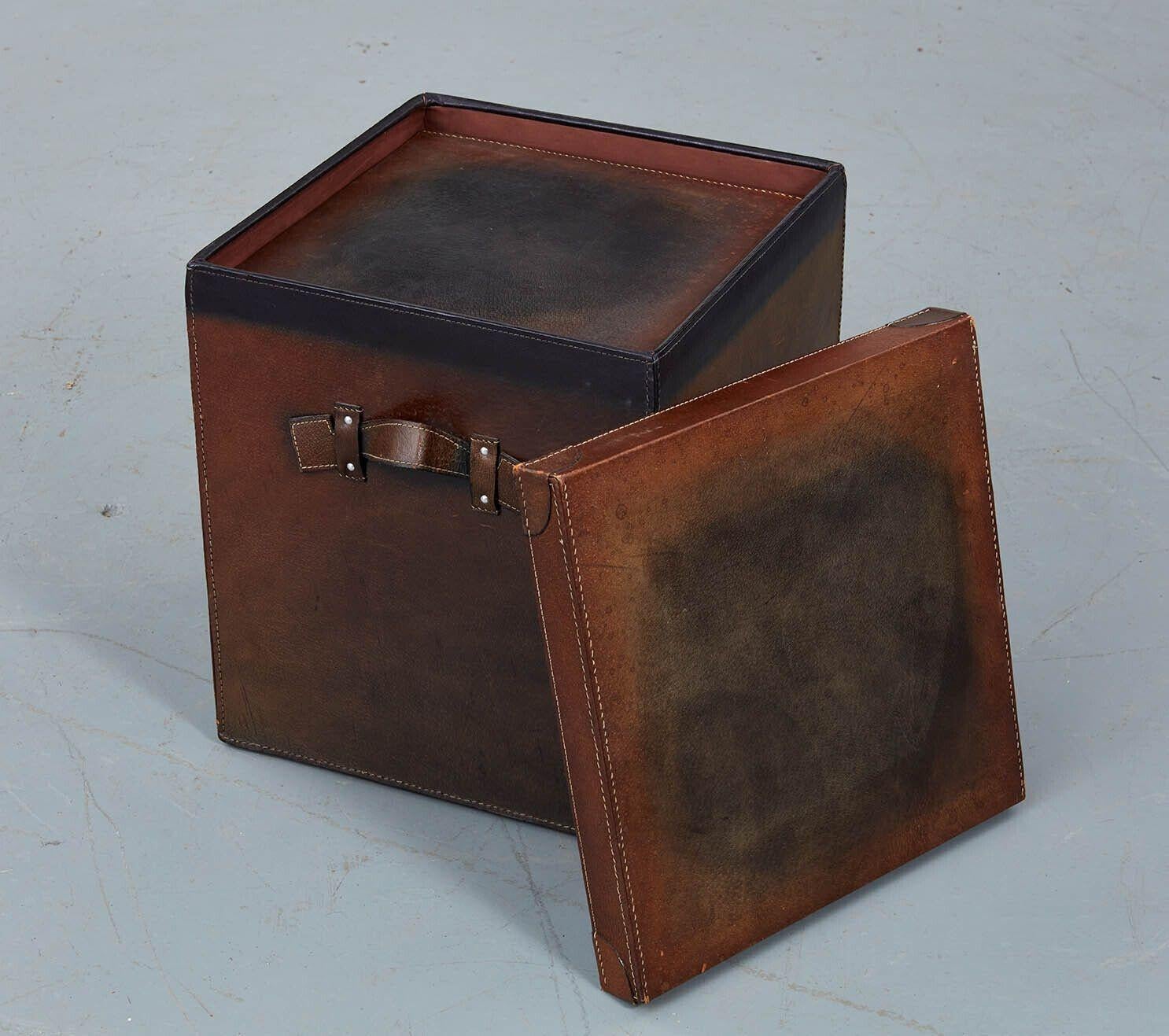 Set of Three English Nesting Leather Dispatch Boxes For Sale 4