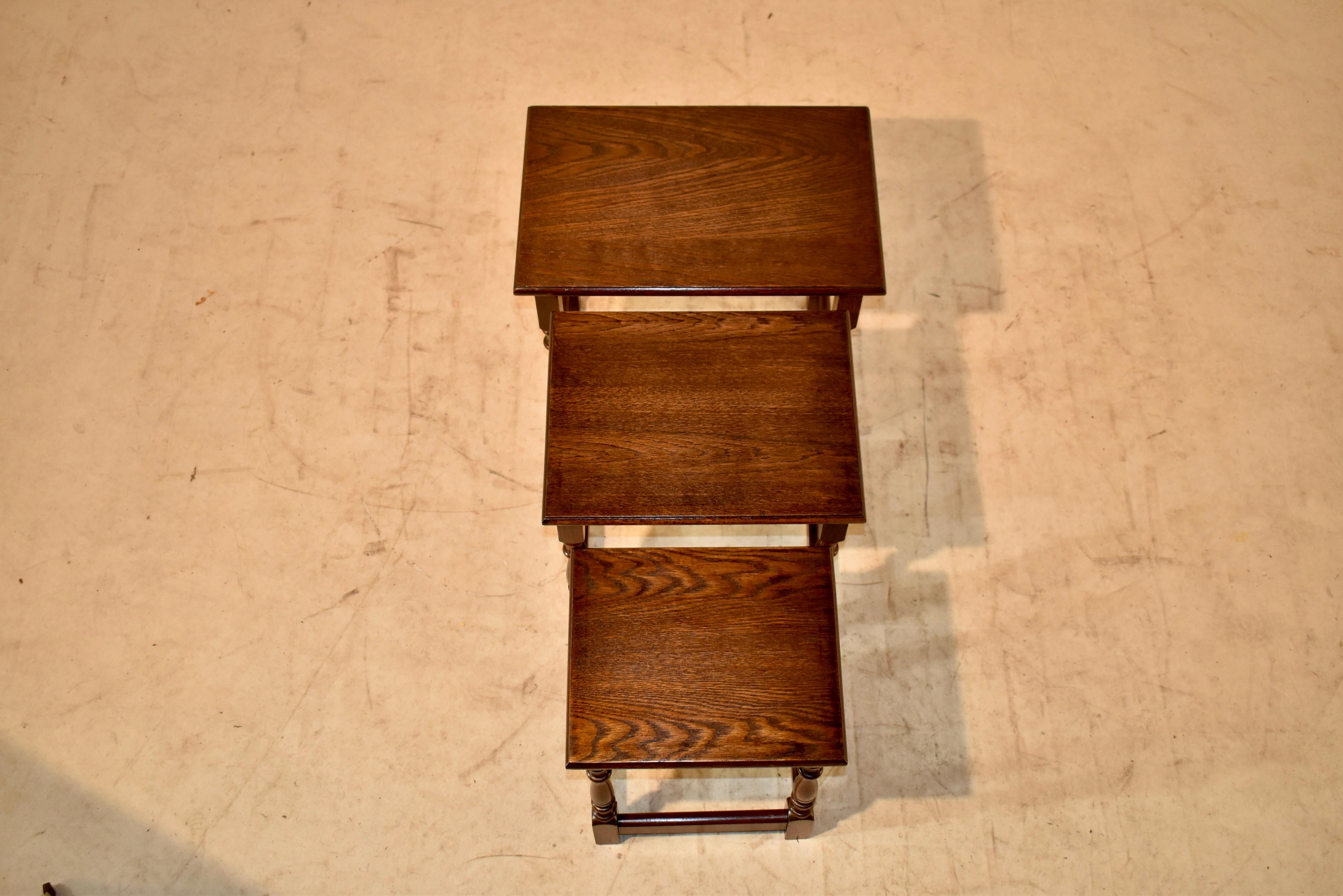 Set of Three English Nesting Side Tables, c. 1900 For Sale 2