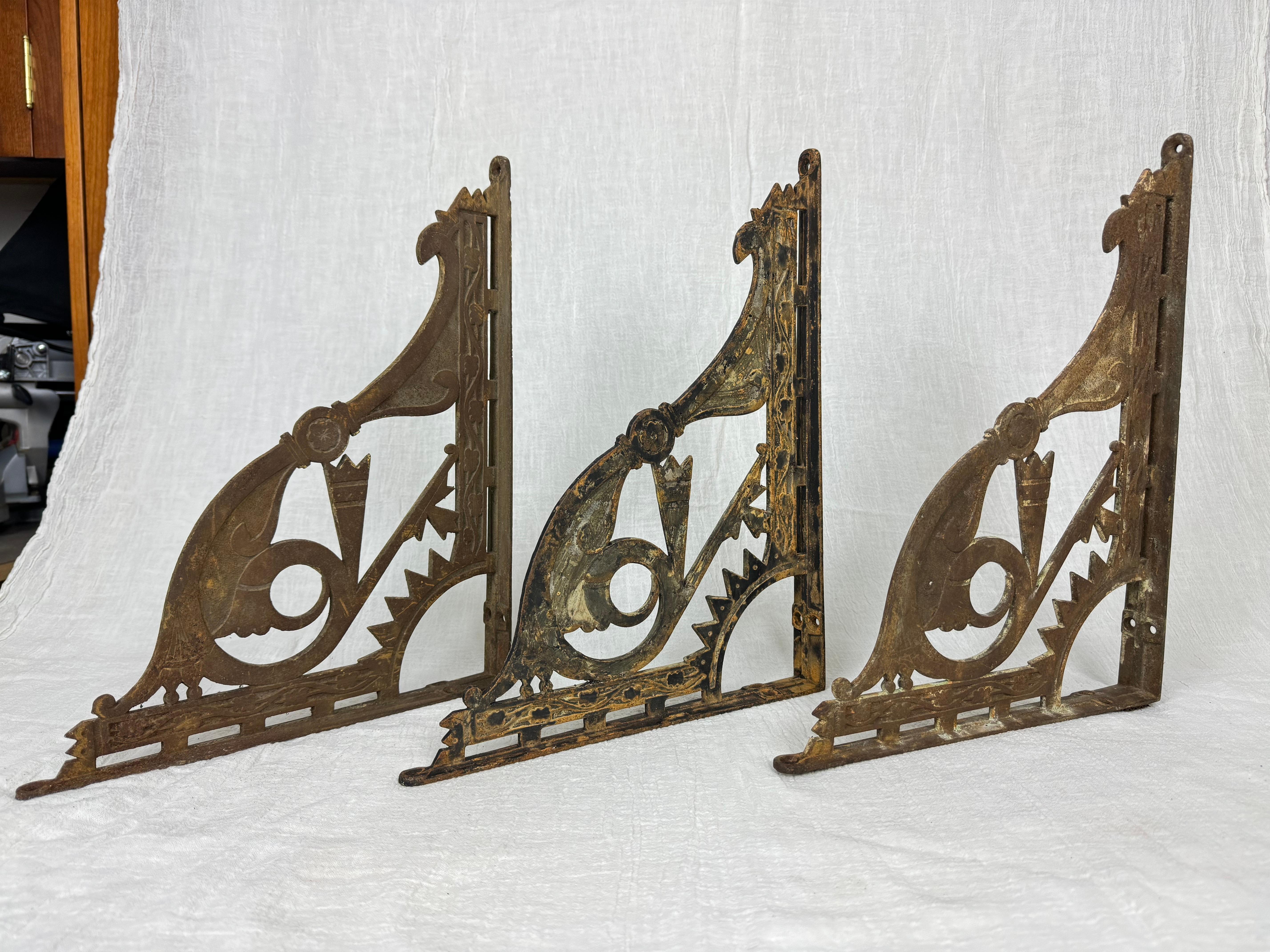 Realizzato con acquaforte Set di tre mensole da parete incise della fine del XIX secolo in vendita