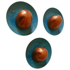 Ensemble de trois exceptionnelles appliques scandinaves en cuivre de style mi-siècle moderne, années 1960