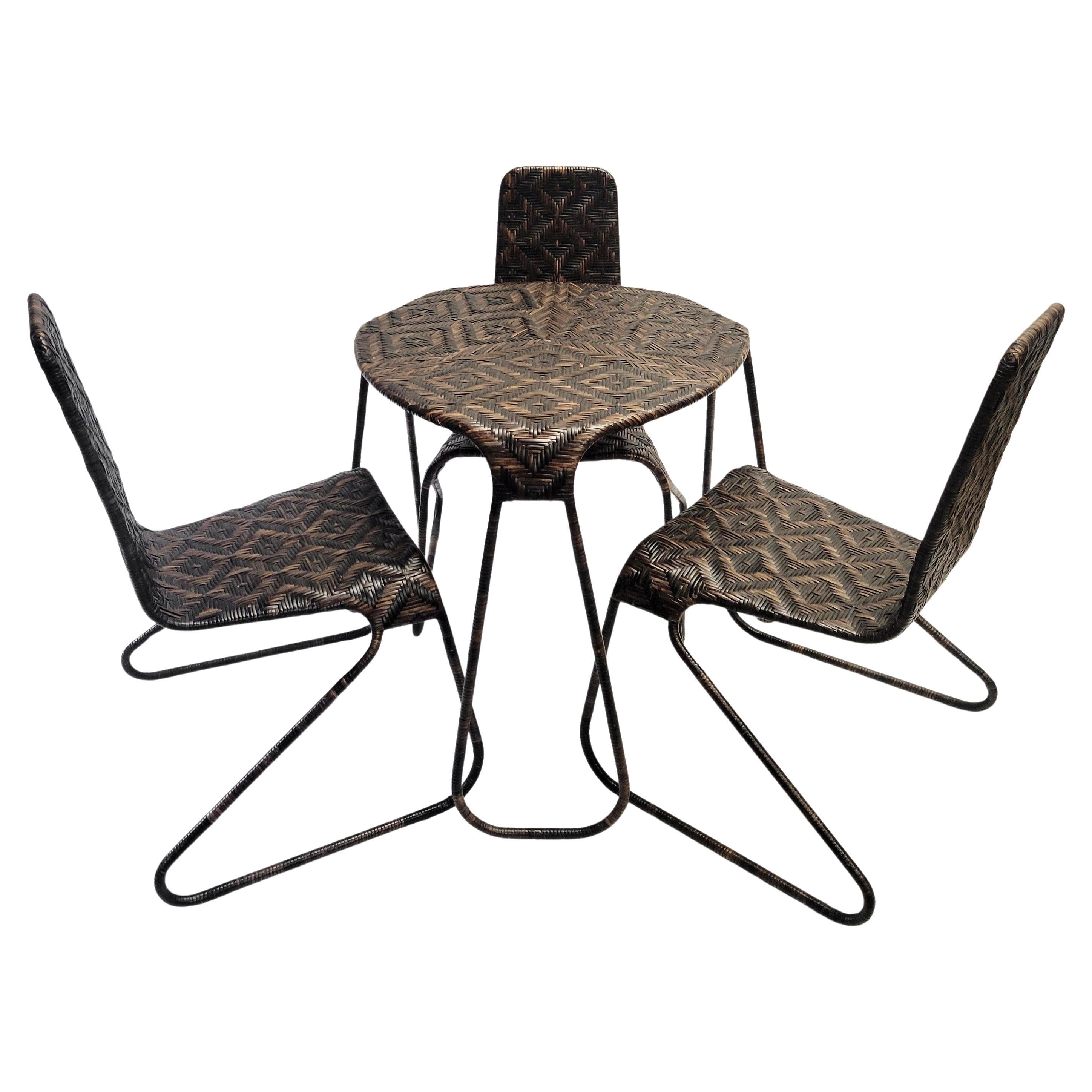 Set aus drei Flo-Stühlen und Esstisch von Patricia Urquiola für Driade