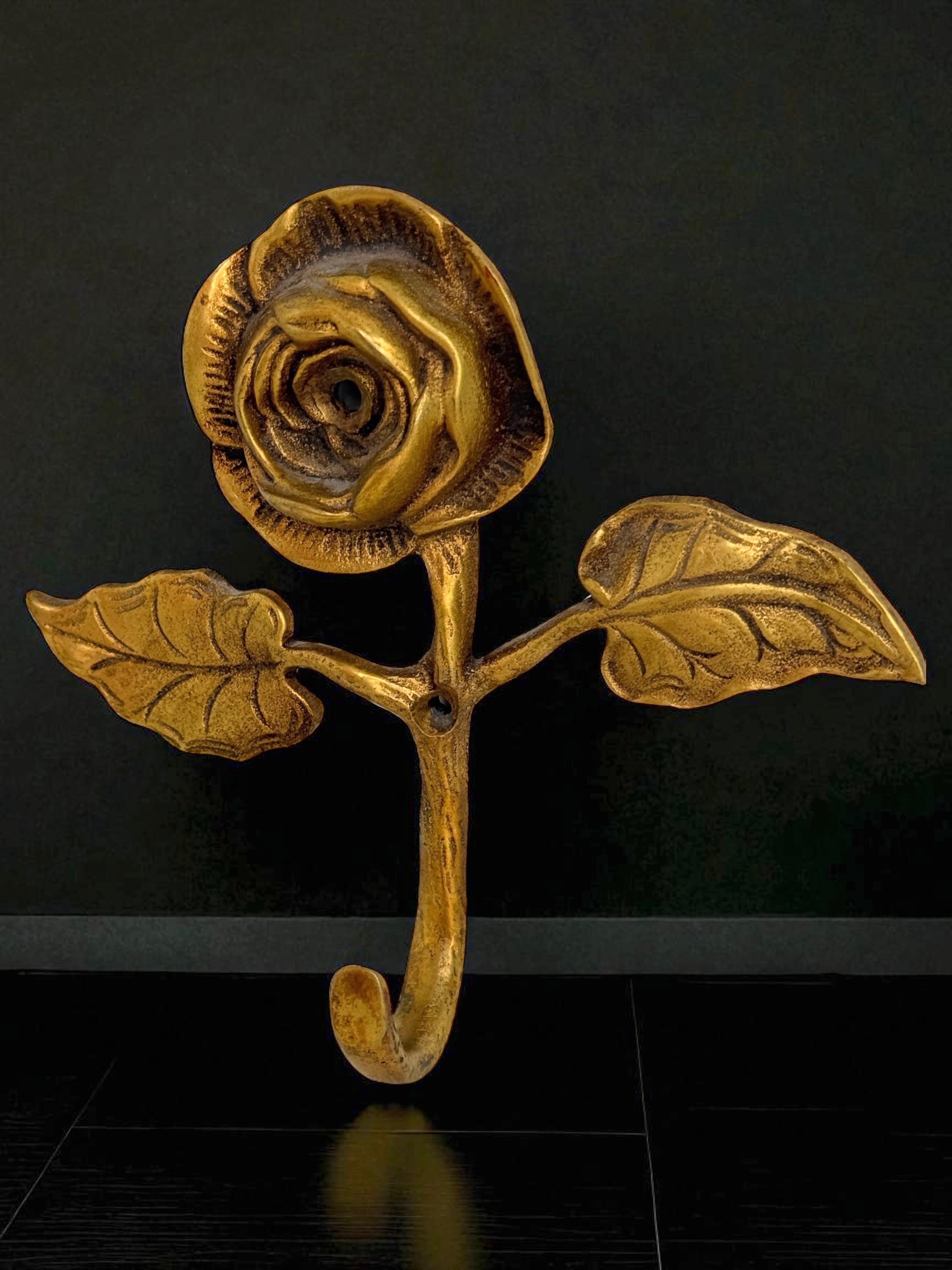 Set di tre ganci a rosa in ottone massiccio Florentine, Toleware Tole, anni '70 in vendita 4