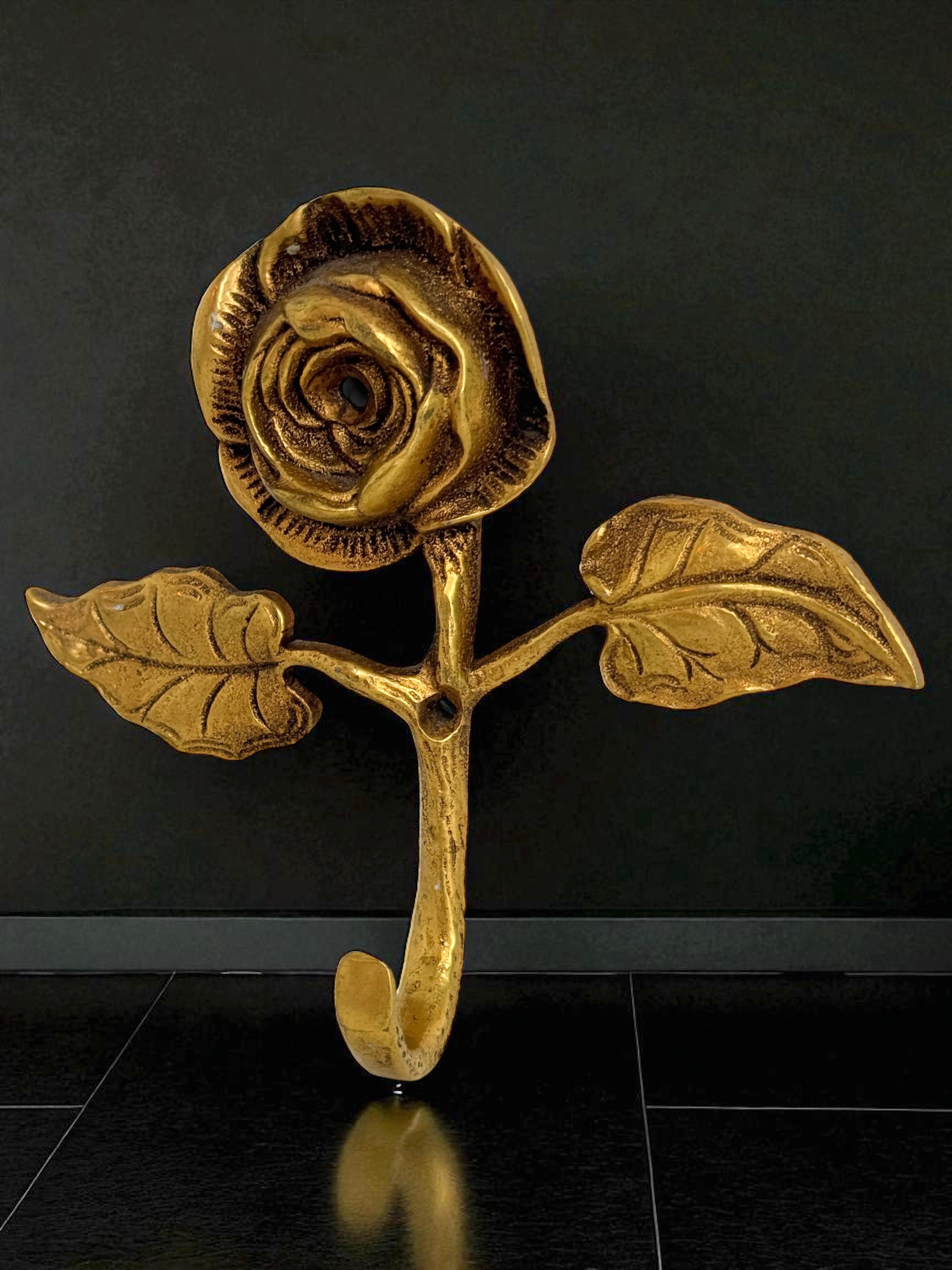 Set di tre ganci a rosa in ottone massiccio Florentine, Toleware Tole, anni '70 in vendita 5