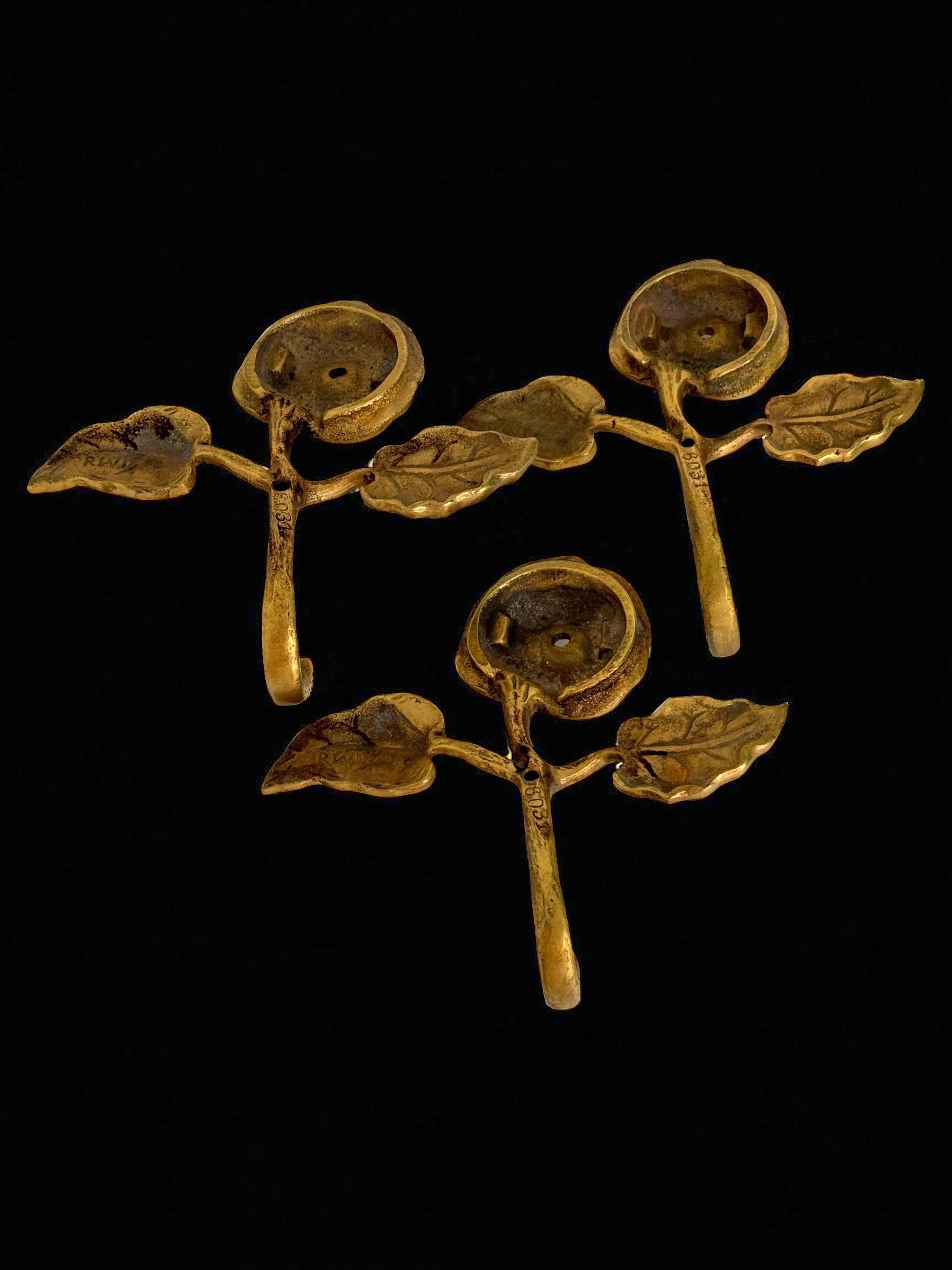 Set di tre ganci a rosa in ottone massiccio Florentine, Toleware Tole, anni '70 in vendita 7