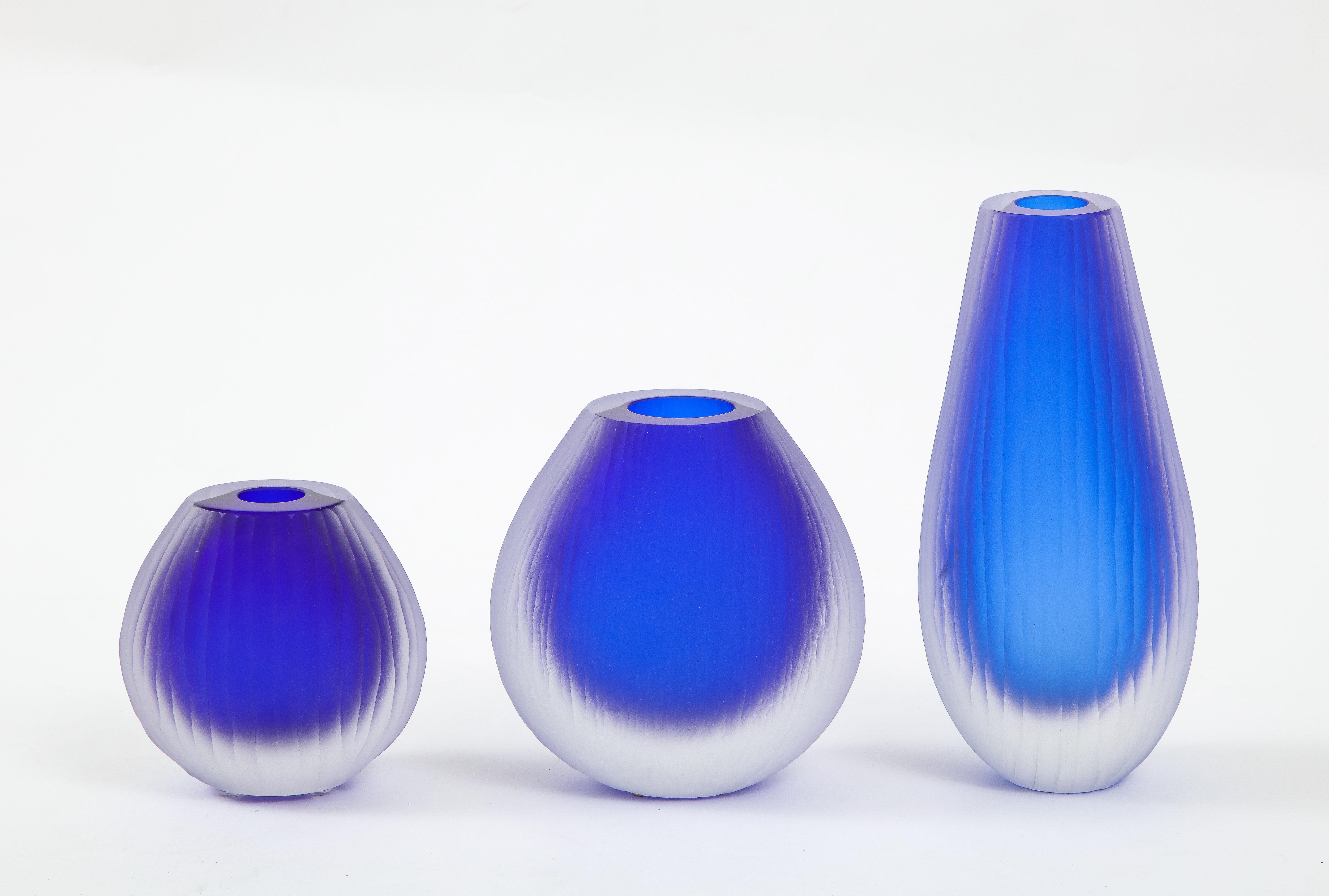 Modern Set of Three Fluted Cobalt Blue Murano Glass Vases Signed by Alberto Donà