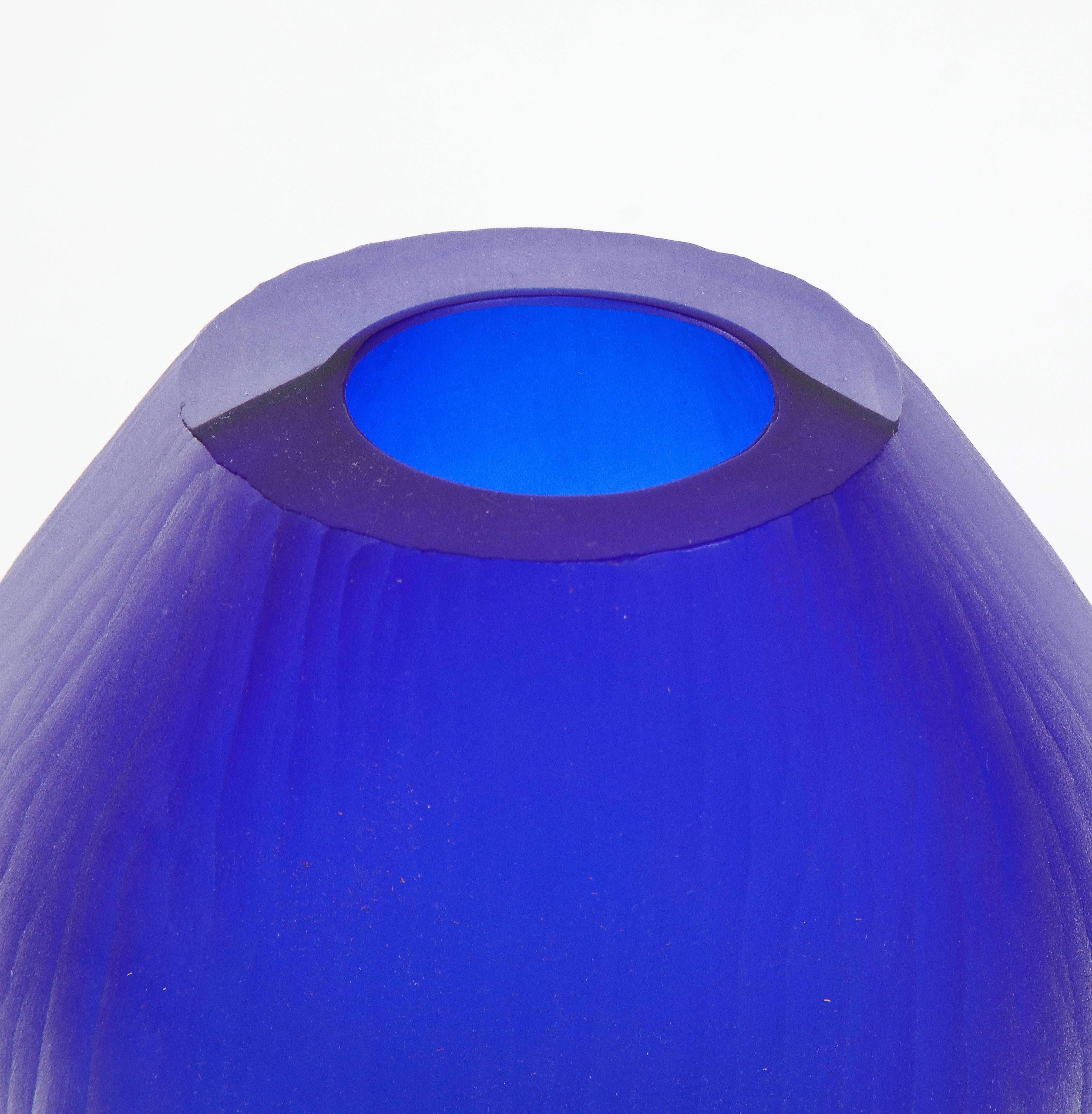 Set of Three Fluted Cobalt Blue Murano Glass Vases Signed by Alberto Donà In New Condition In New York, NY