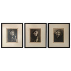 Ensemble de trois portraits d'une mine encadrés d'époque