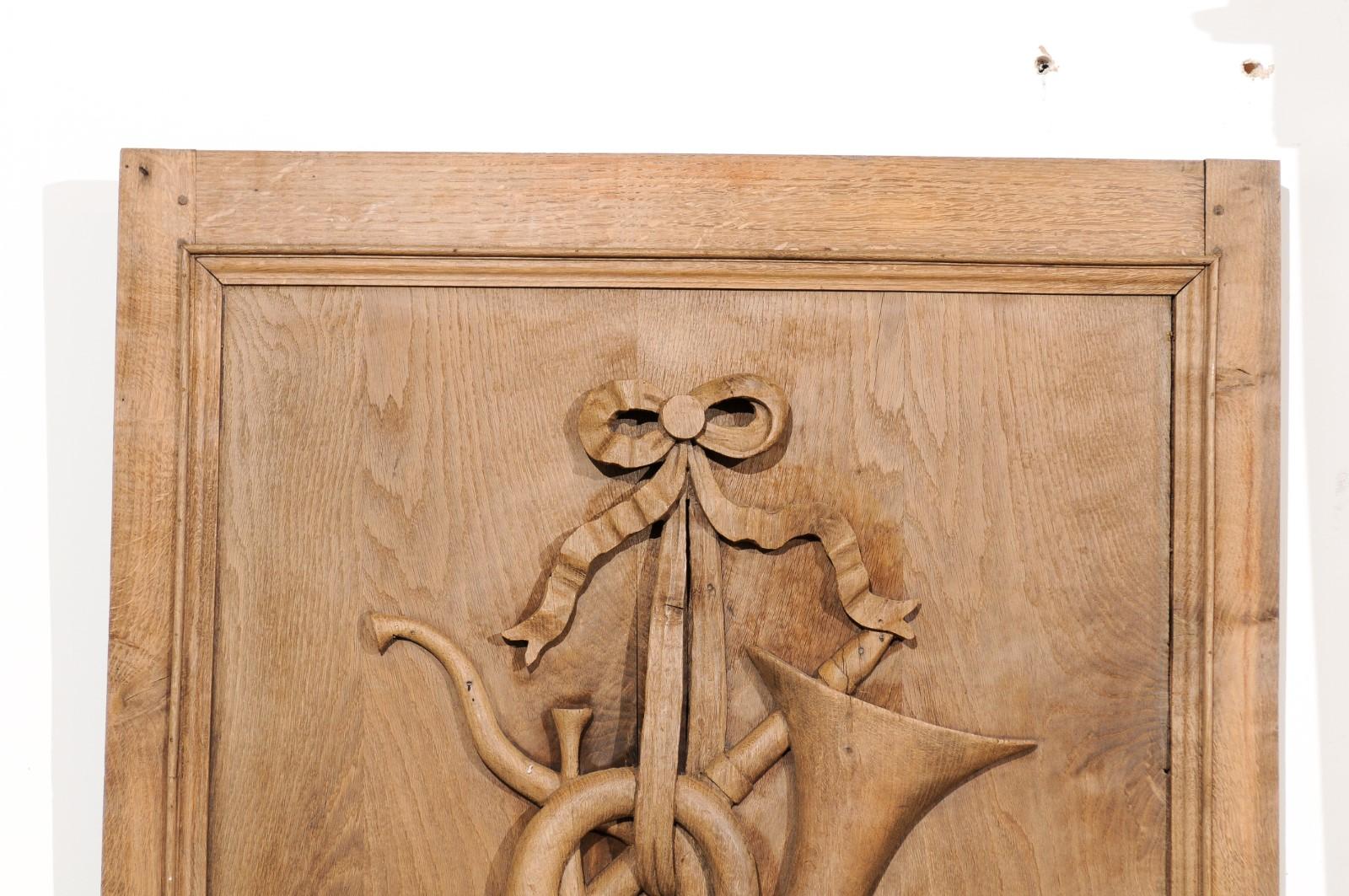 Set von drei französischen geschnitzten Eichenholztafeln aus dem 19. Jahrhundert mit Musikinstrumenten im Angebot 2