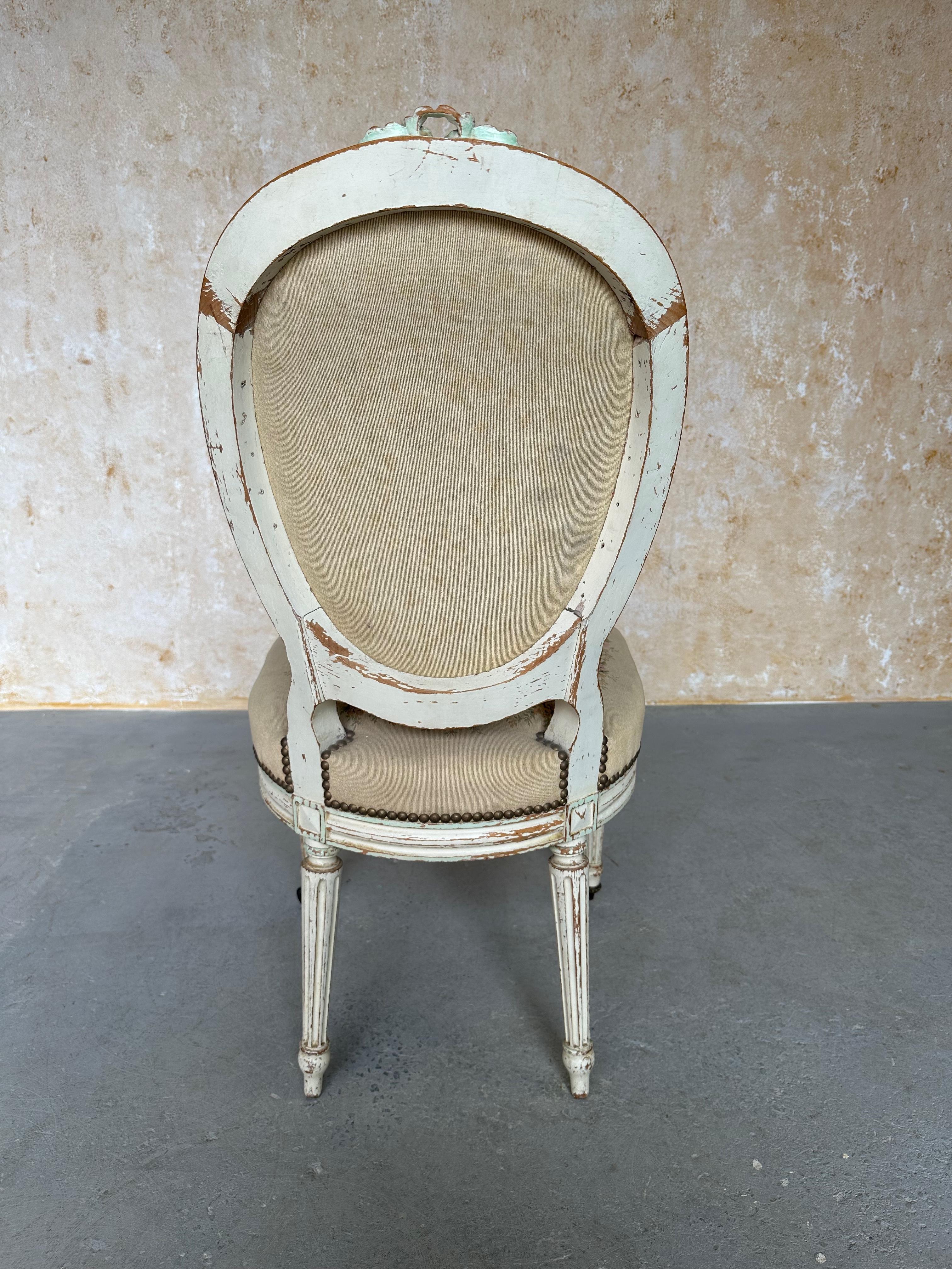 Ensemble de trois chaises d'appoint françaises du XIXe siècle de style Louis XVI en vente 9