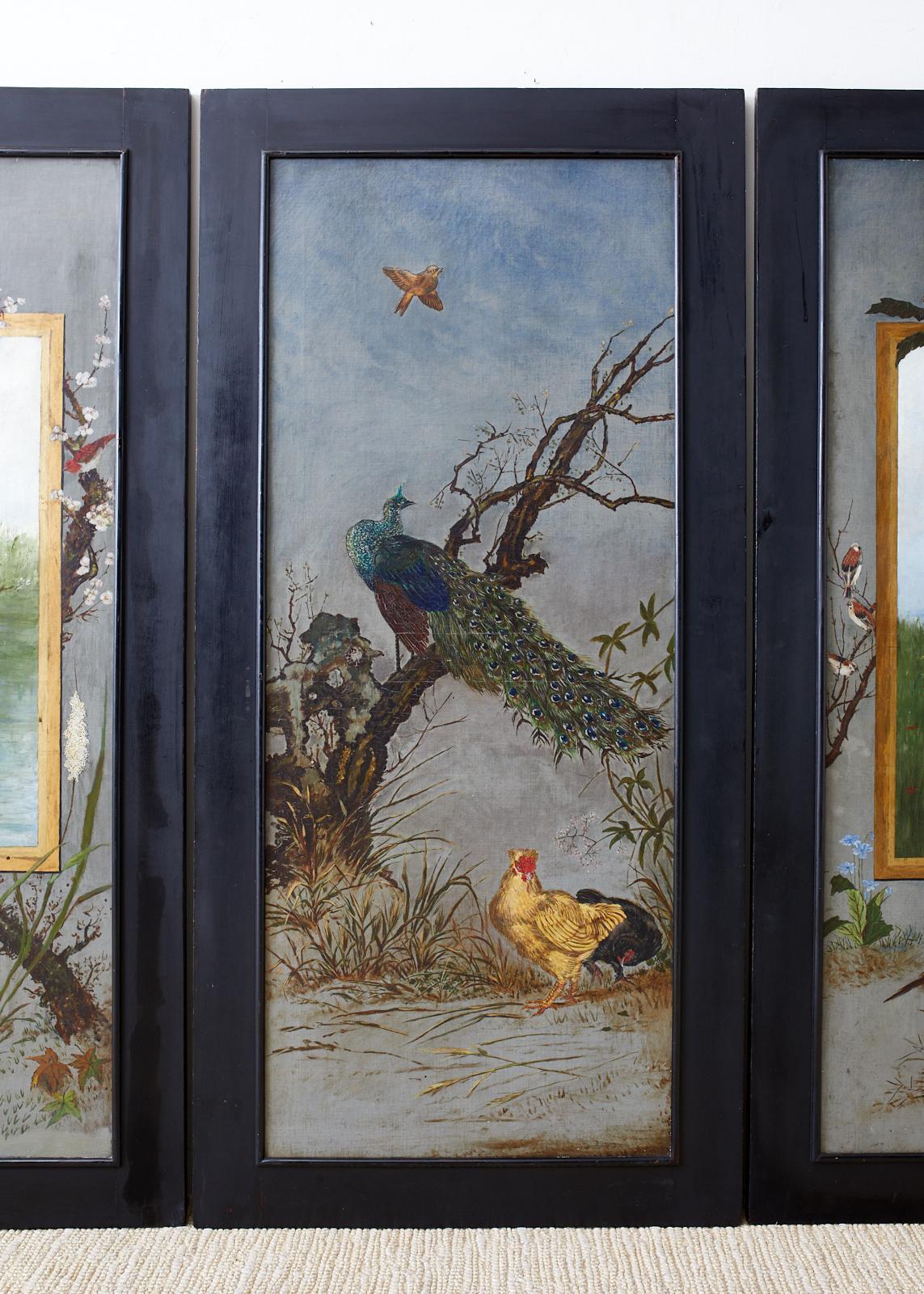 Chinoiseries Ensemble de trois peintures sur toile encadrées de style chinoiserie française en vente
