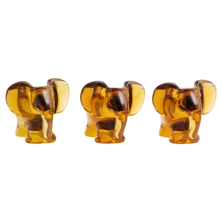 Set of Three French Crystal Elephants, circa 1960 For Sale at 1stDibs