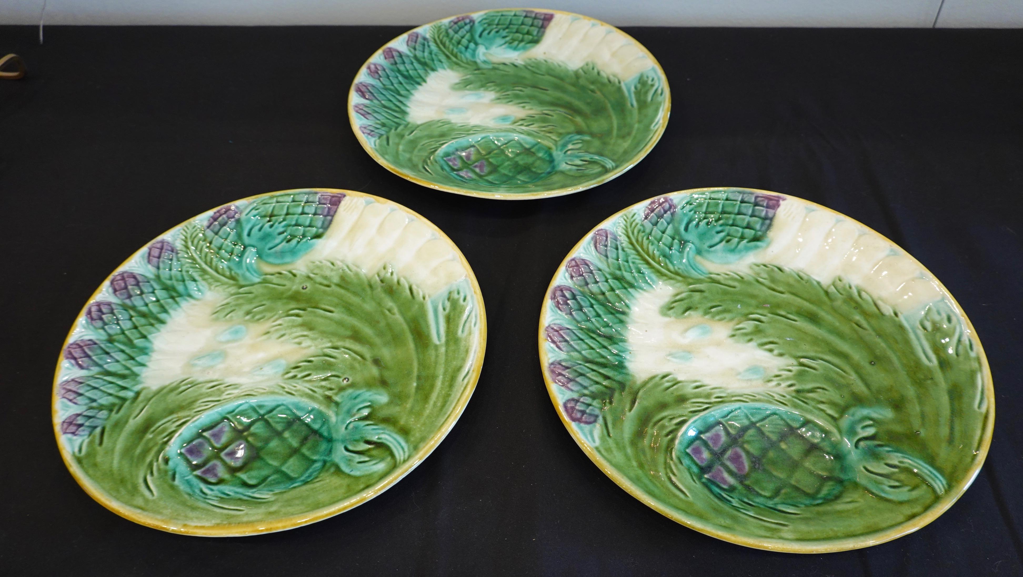19th Century Set of Three French Majolica Asparagus Plates by Saint Amand For Sale