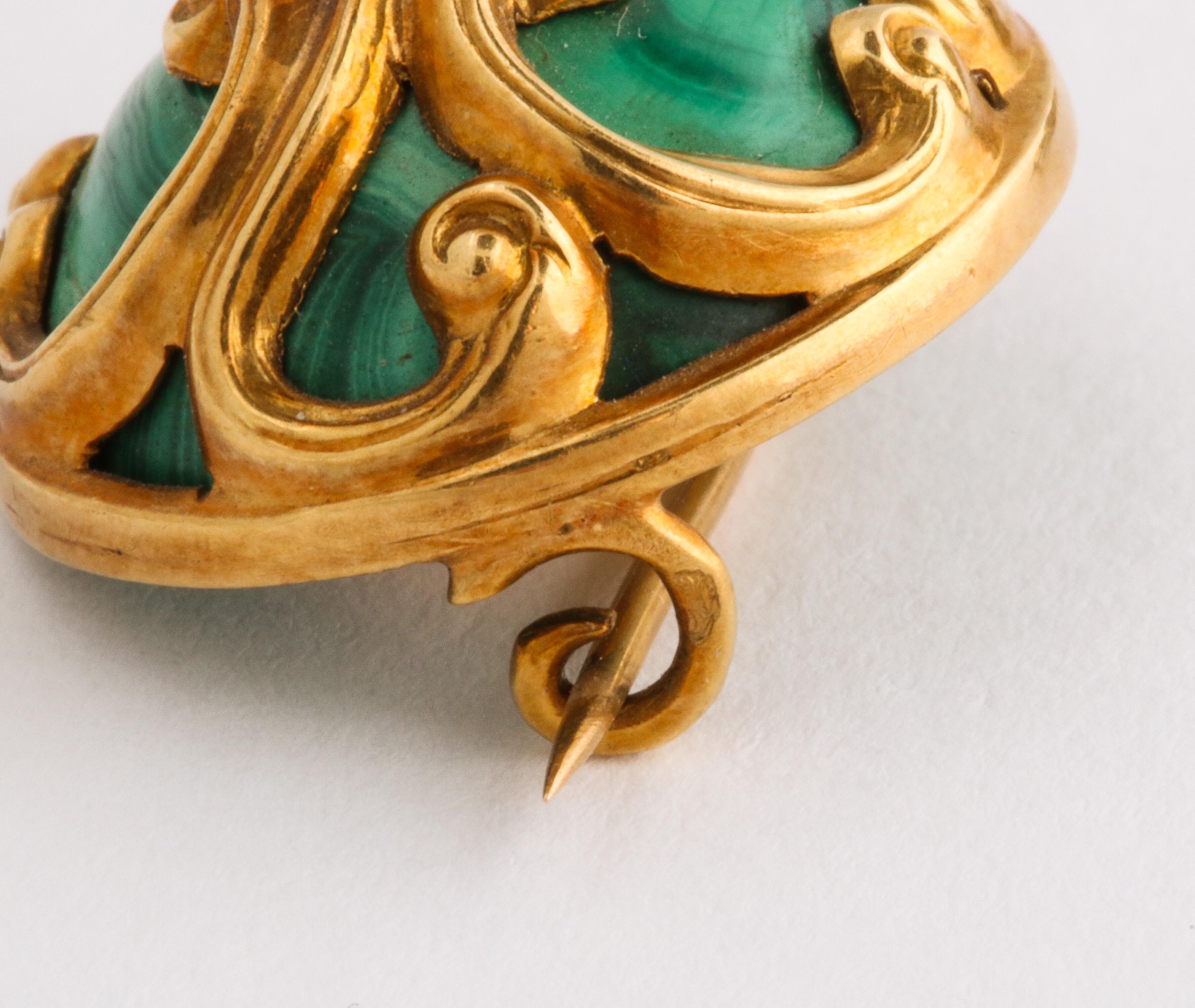 Set of Three French Malachite Gold Brooches, Paris, circa 1850 For Sale 5