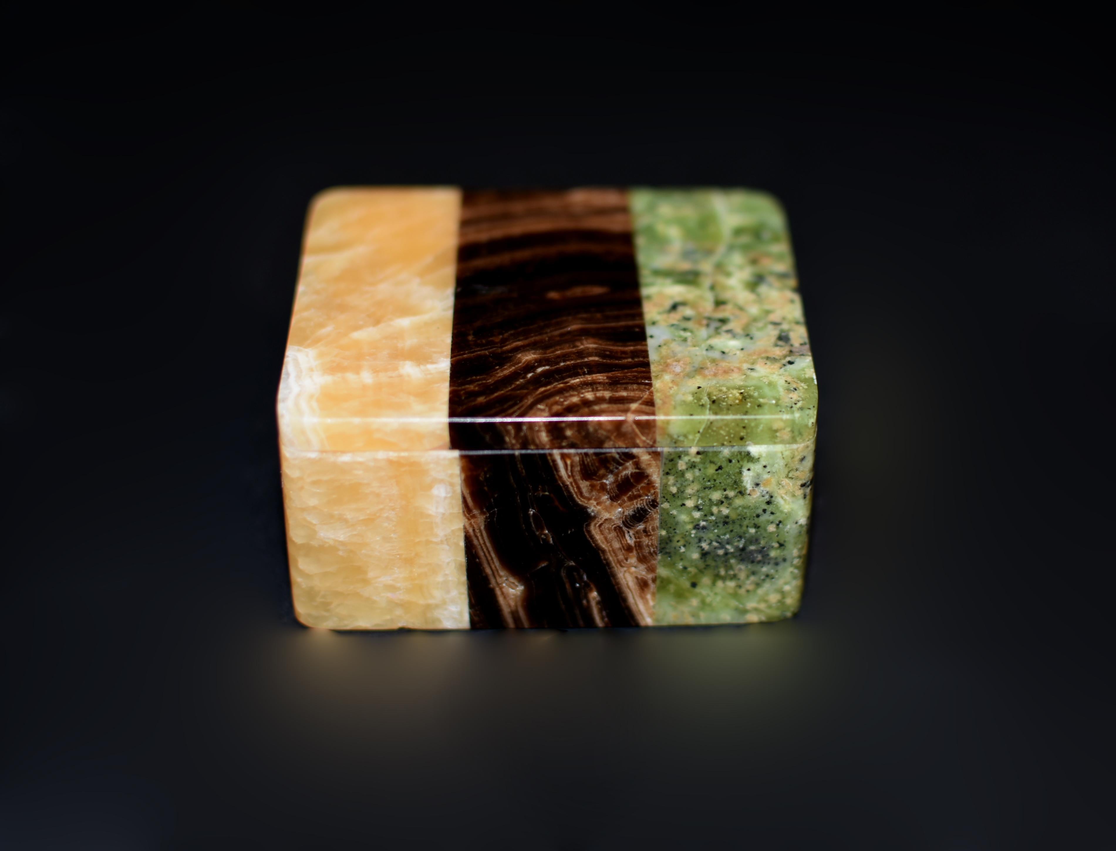 Juego de tres cajas para piedras preciosas finamente elaboradas en venta 10