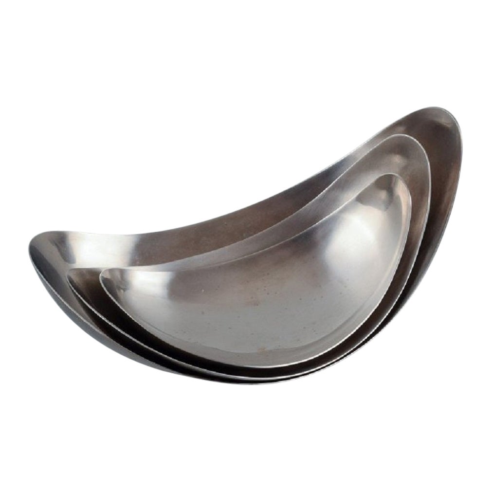 Set of three Georg Jensen "Leaf" bowls in stainless steel. Late 1900s. For Sale