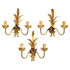Set di tre lampade a due luci a forma di fiore con foglie dorate Tole Hollywood Regency Vintage