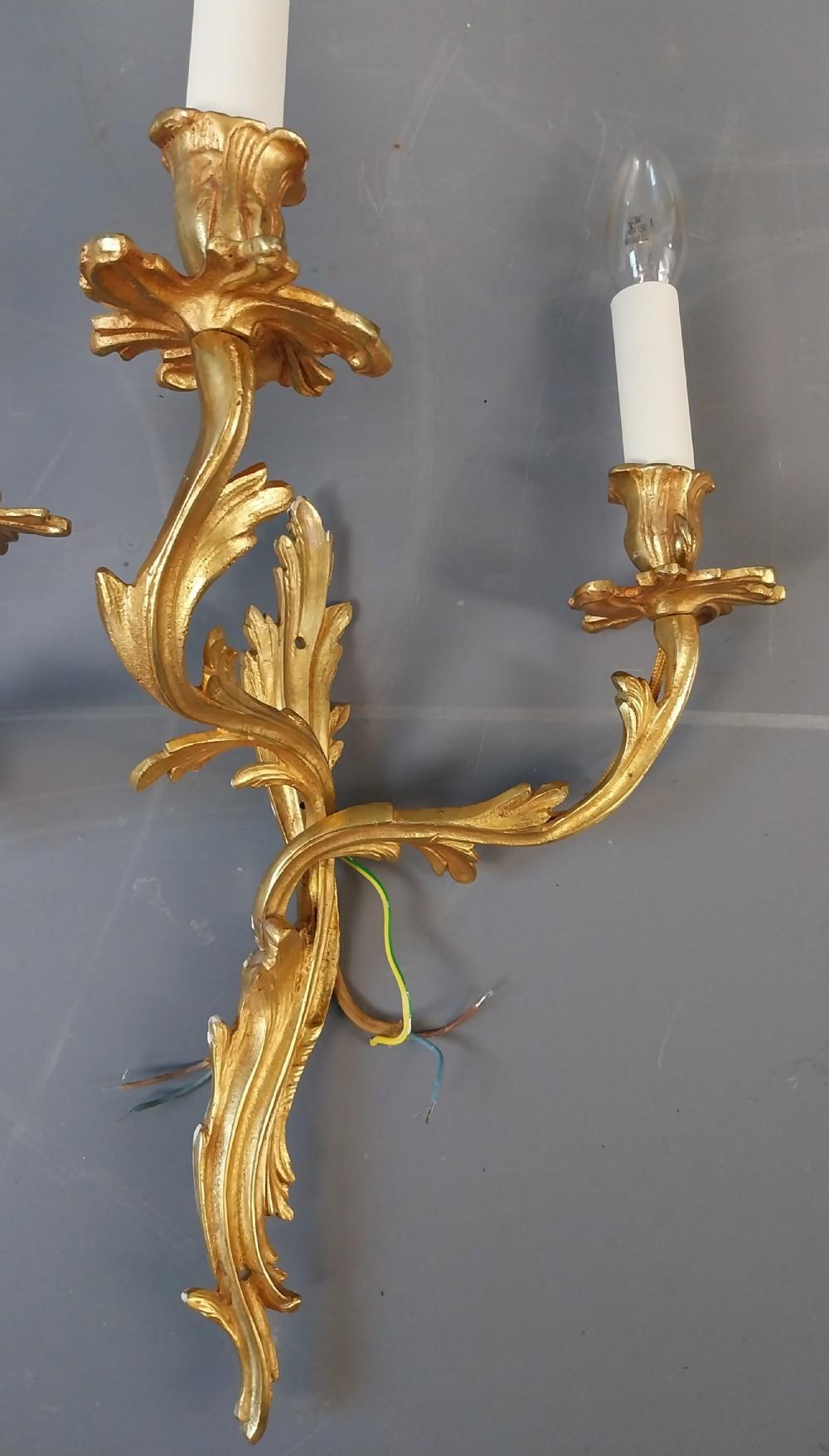 Ensemble de trois appliques dorées en vente 2