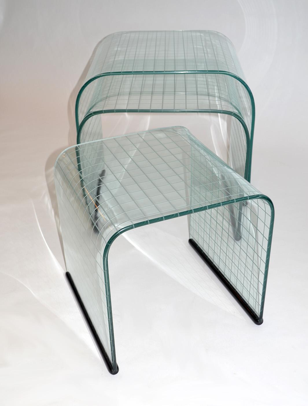 Modern Set of Three Glass Side Nesting or Stacking Tables, Fiam, Italy, 1980s