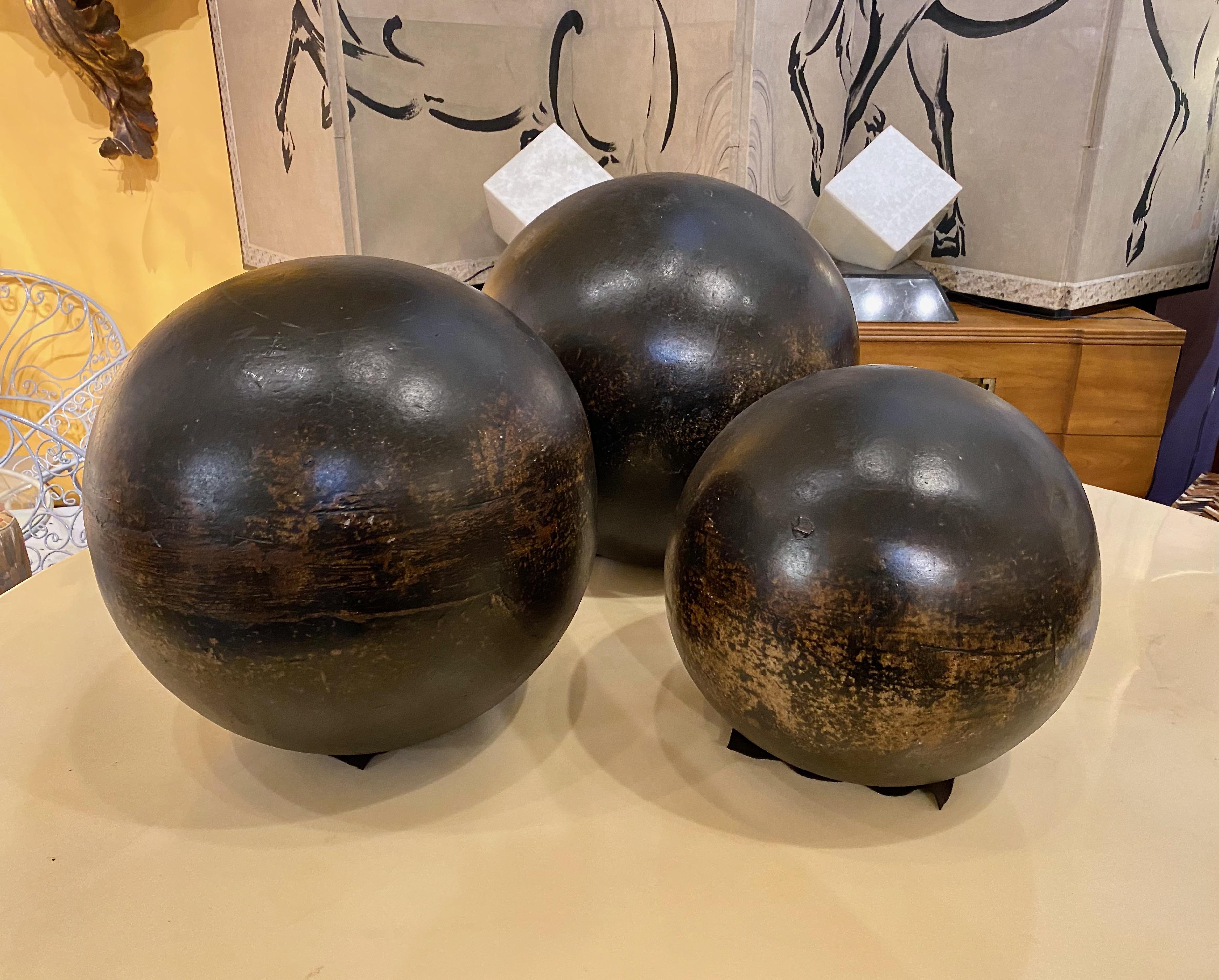 Set of Three Glazed Terra Cotta Garden Spheres, 19th Century 3