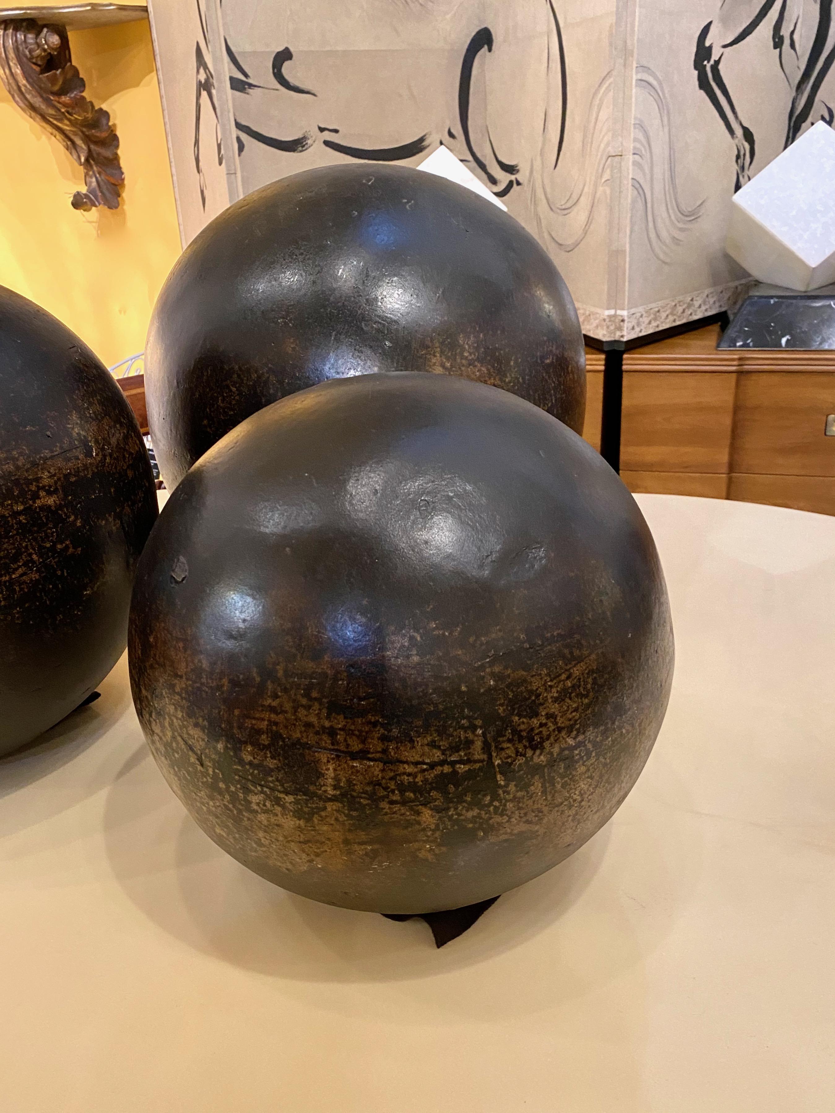 Set of Three Glazed Terra Cotta Garden Spheres, 19th Century In Good Condition In Pasadena, CA