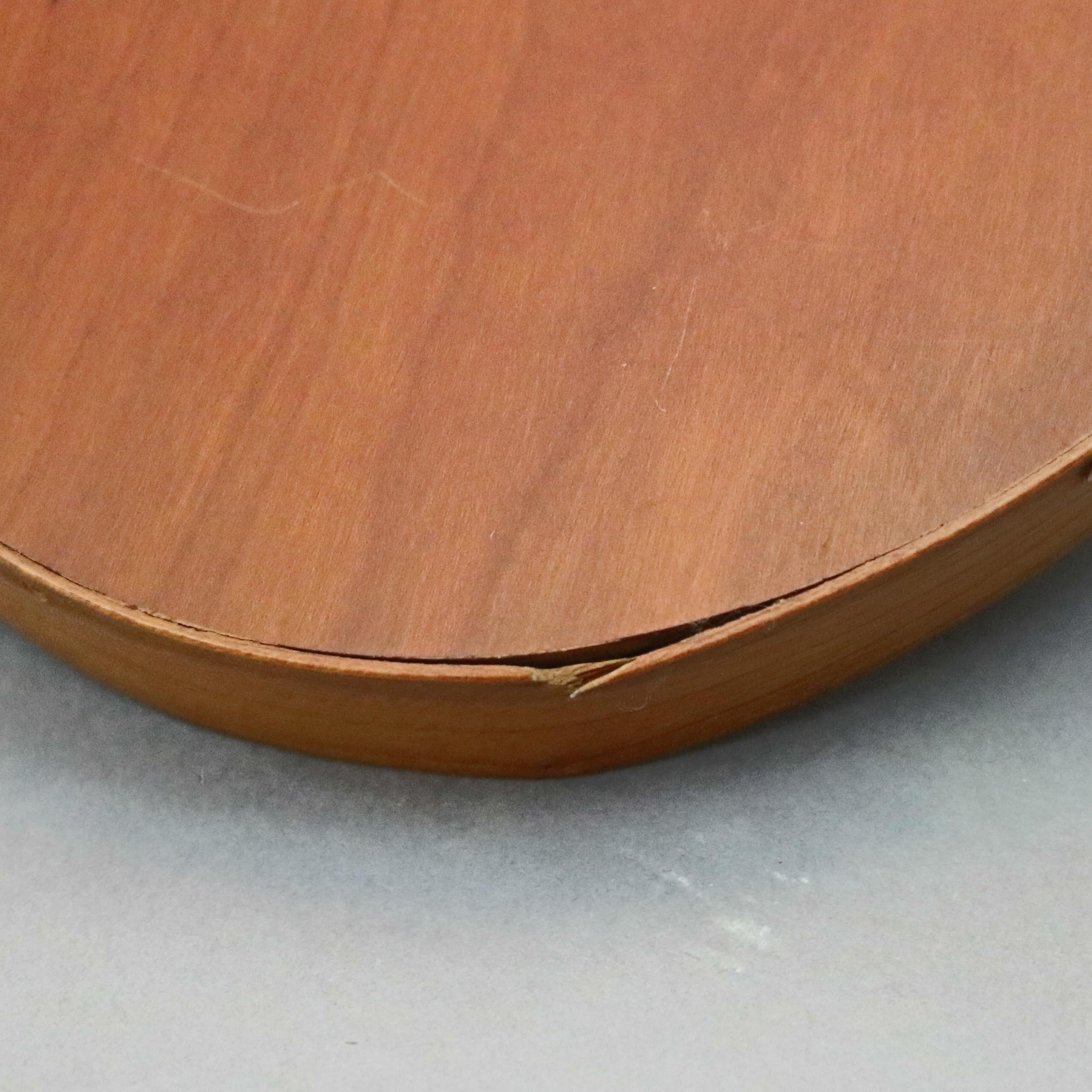 Set of Three Graduated Oval Lesher School Handled Shaker Boxes, 20th Century 3